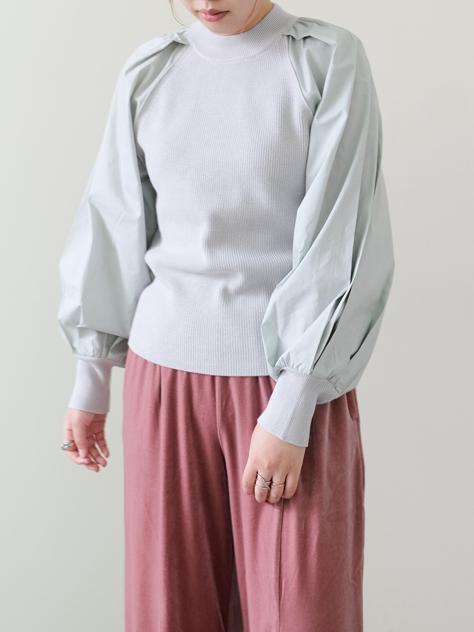 Mixed Fabric Sleeve Knit Top (495)