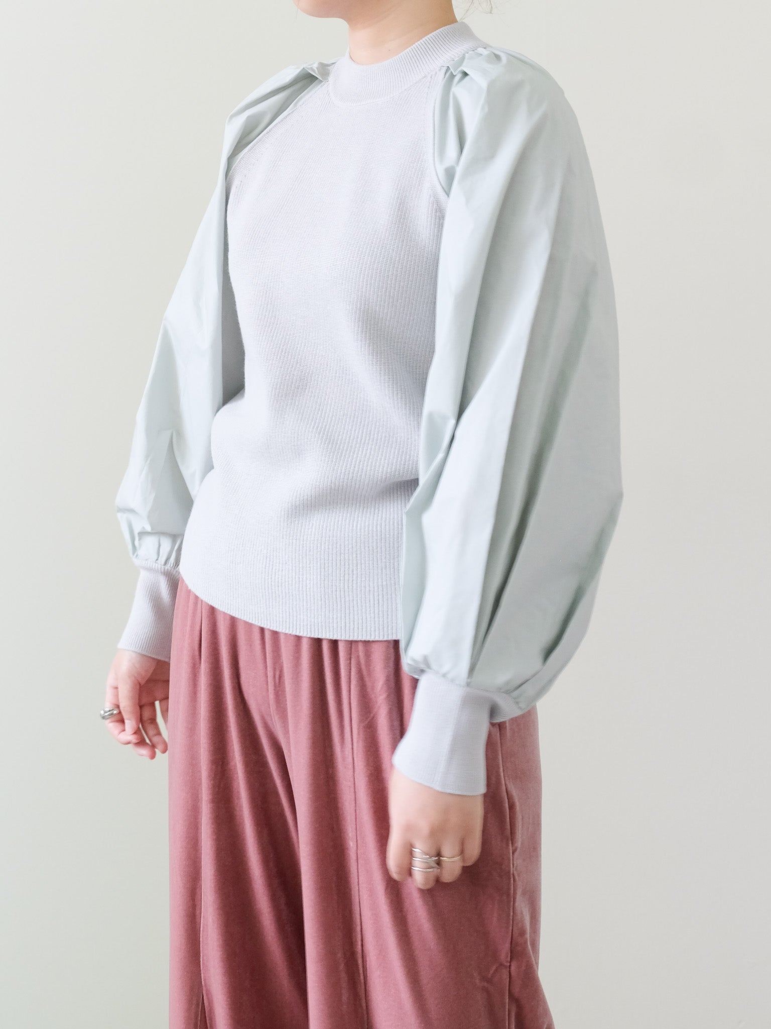 Mixed Fabric Sleeve Knit Top (495)