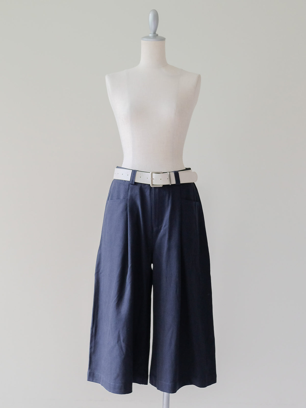 【予約商品】Belted Pleated Wide Half Pants(ベルト付きタックワイドハーフパンツ) (601619)