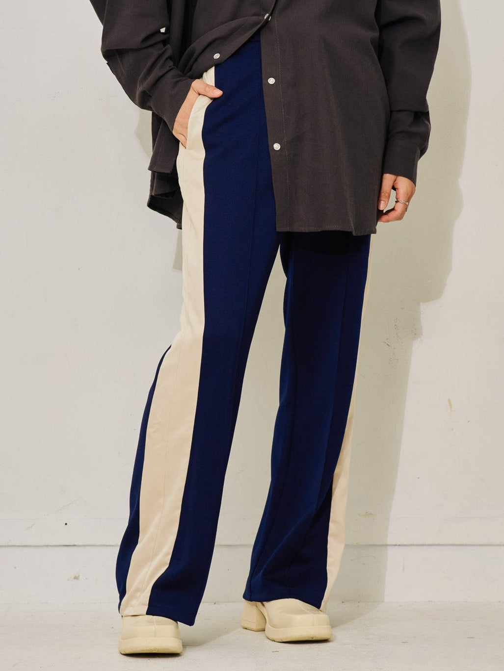 【予約商品】配色サイドライントラックパンツ [603340] navy