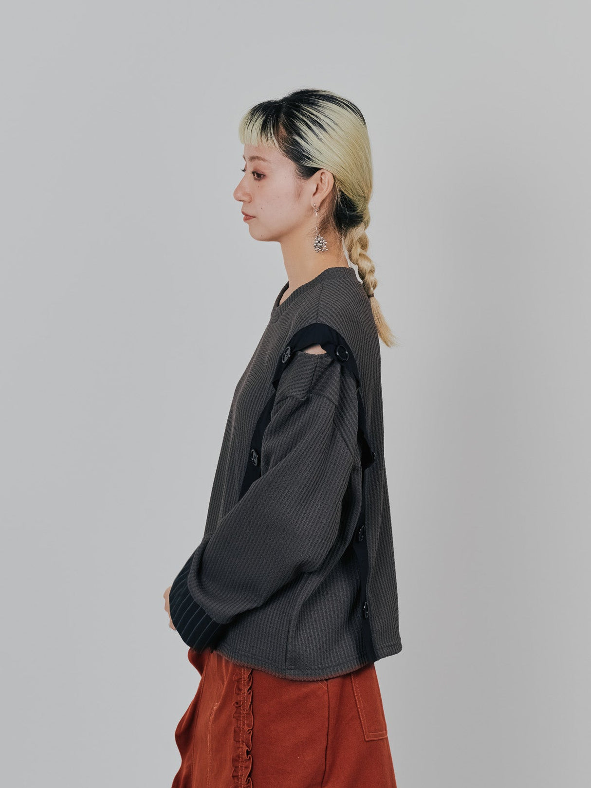 ショルダーオープンワッフルニットライクトップス [601354] charcoal