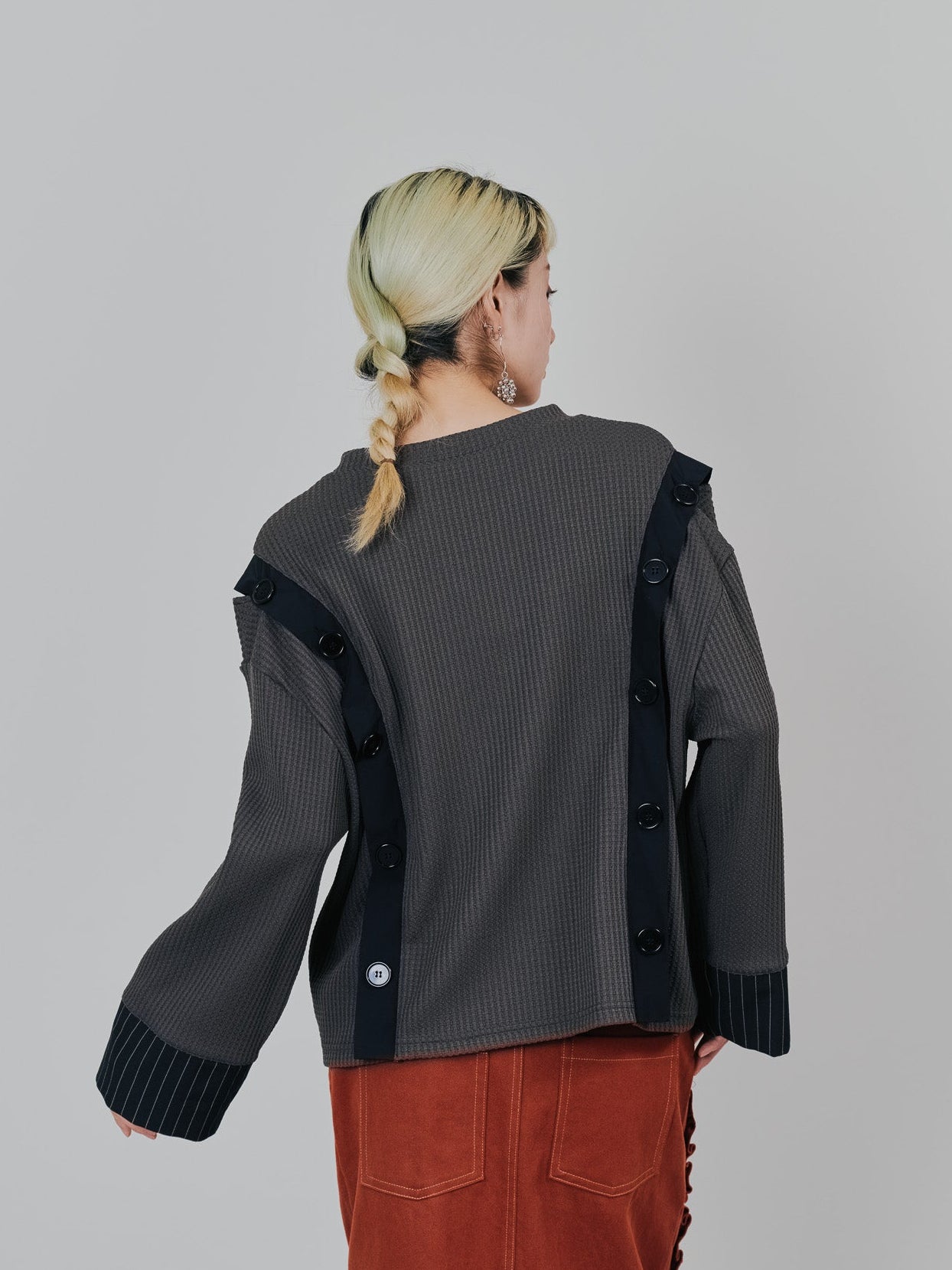 ショルダーオープンワッフルニットライクトップス [601354] charcoal