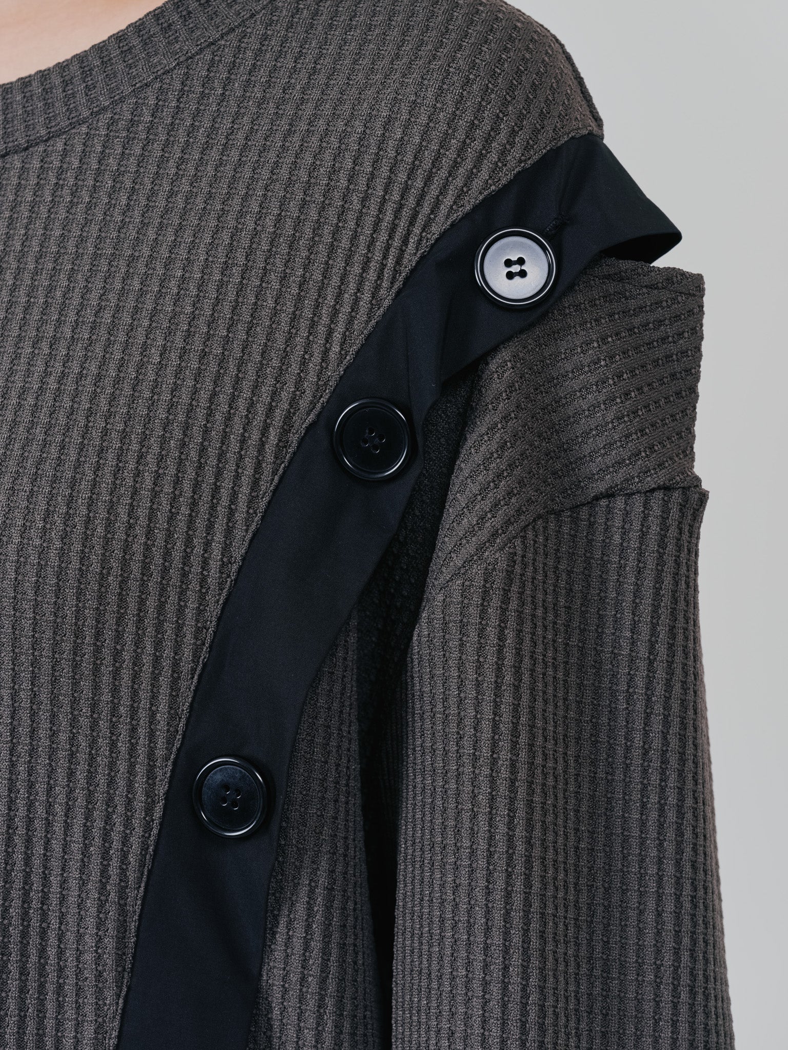 ショルダーオープンワッフルニットライクトップス [601354] charcoal