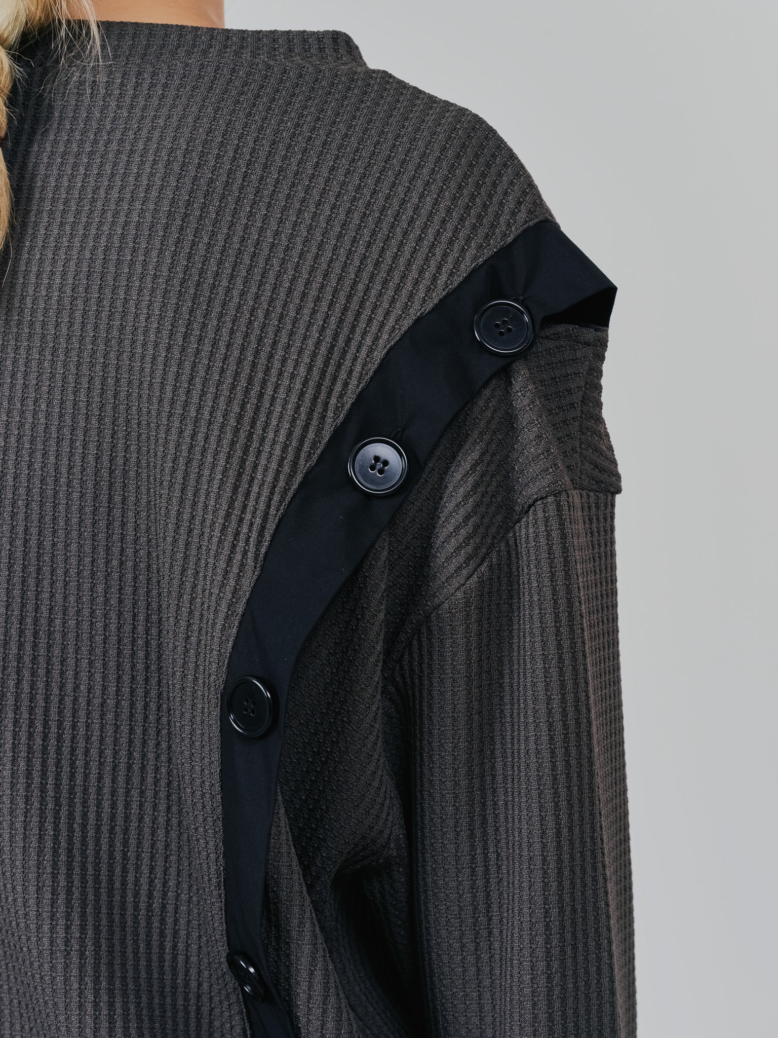ショルダーオープンワッフルニットライクトップス [601354] charcoal