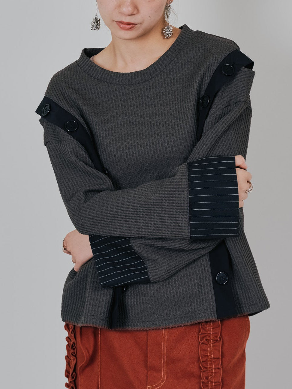 ショルダーオープンワッフルニットライクトップス [601354] charcoal
