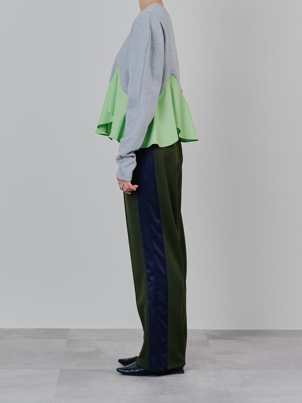 【予約商品】配色サイドライントラックパンツ [603340] khaki