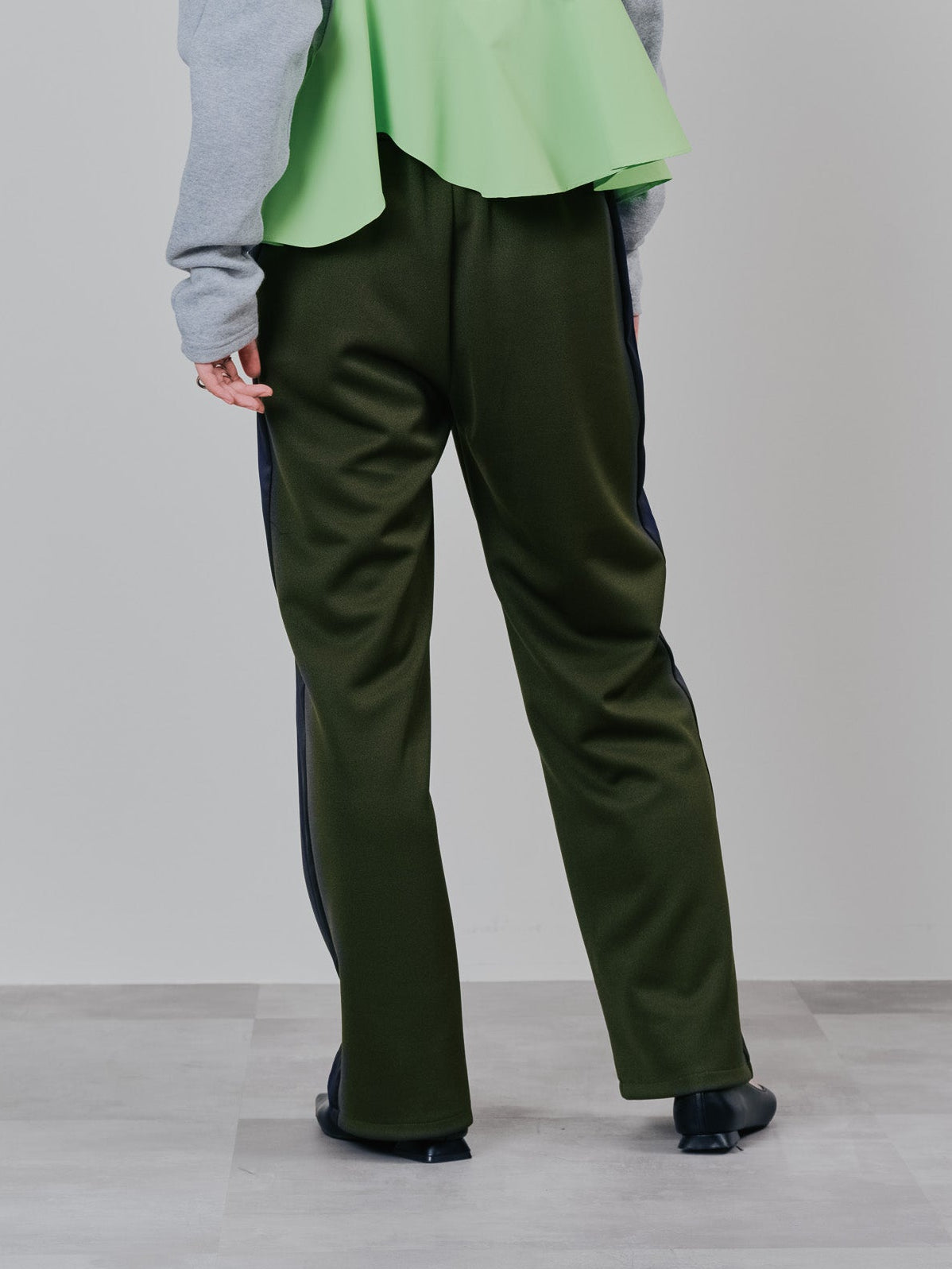 【予約商品】配色サイドライントラックパンツ [603340] khaki
