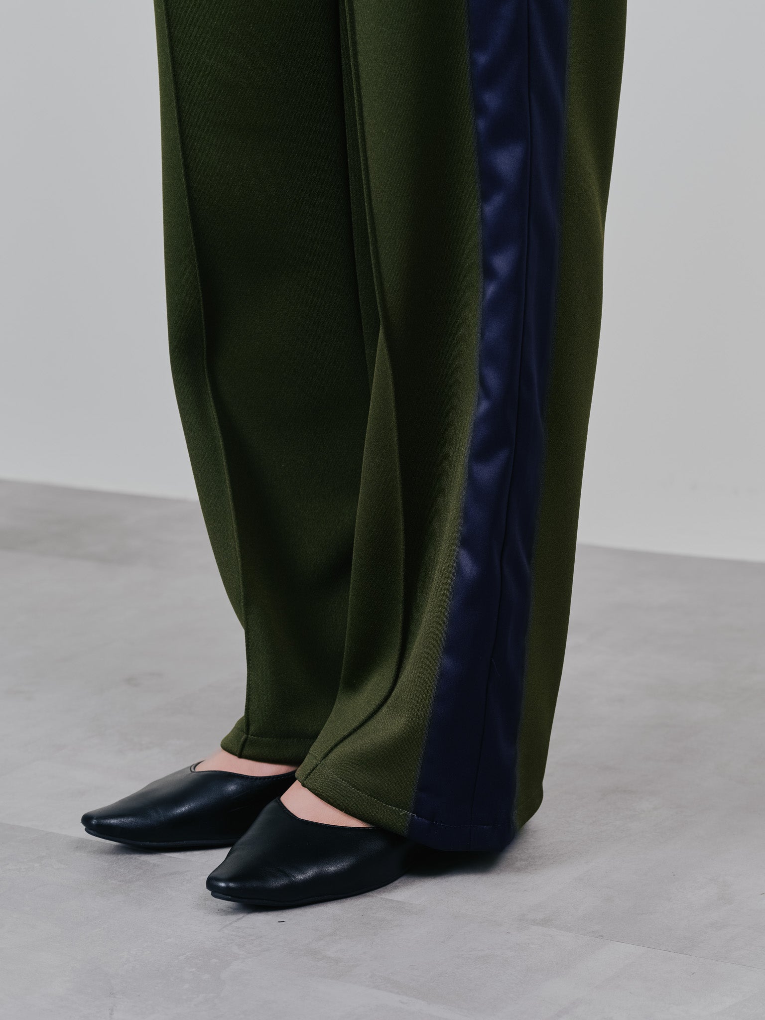 【予約商品】配色サイドライントラックパンツ [603340] khaki