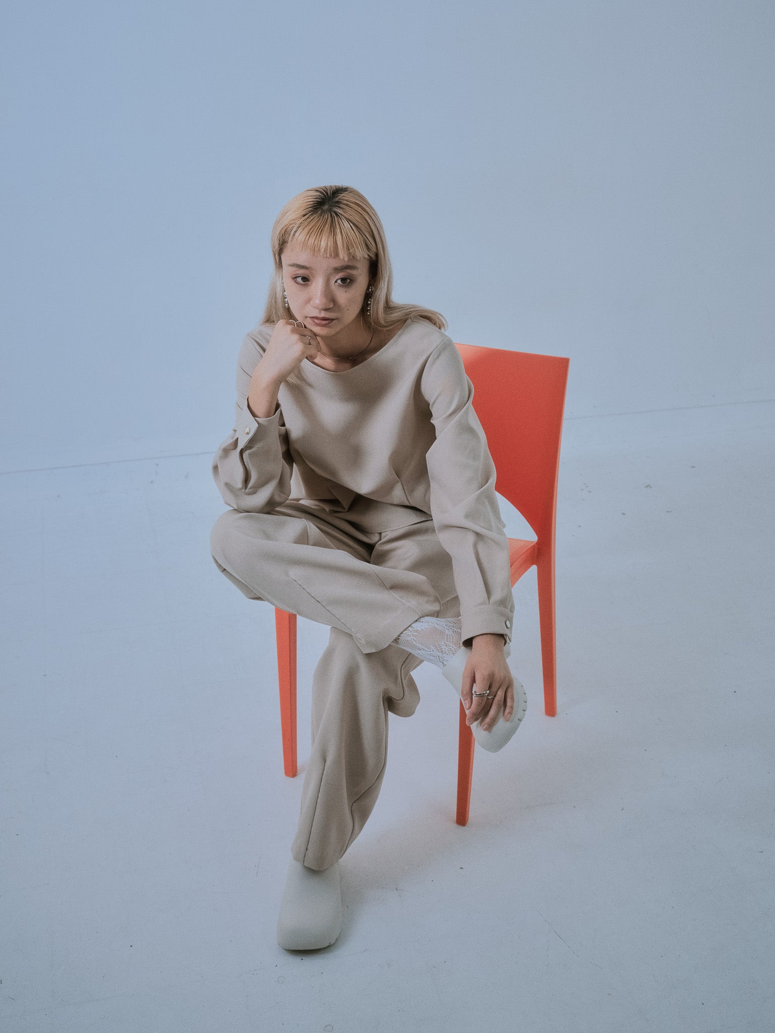 ヘムダーツカーブフォルムパンツ [608329] light beige