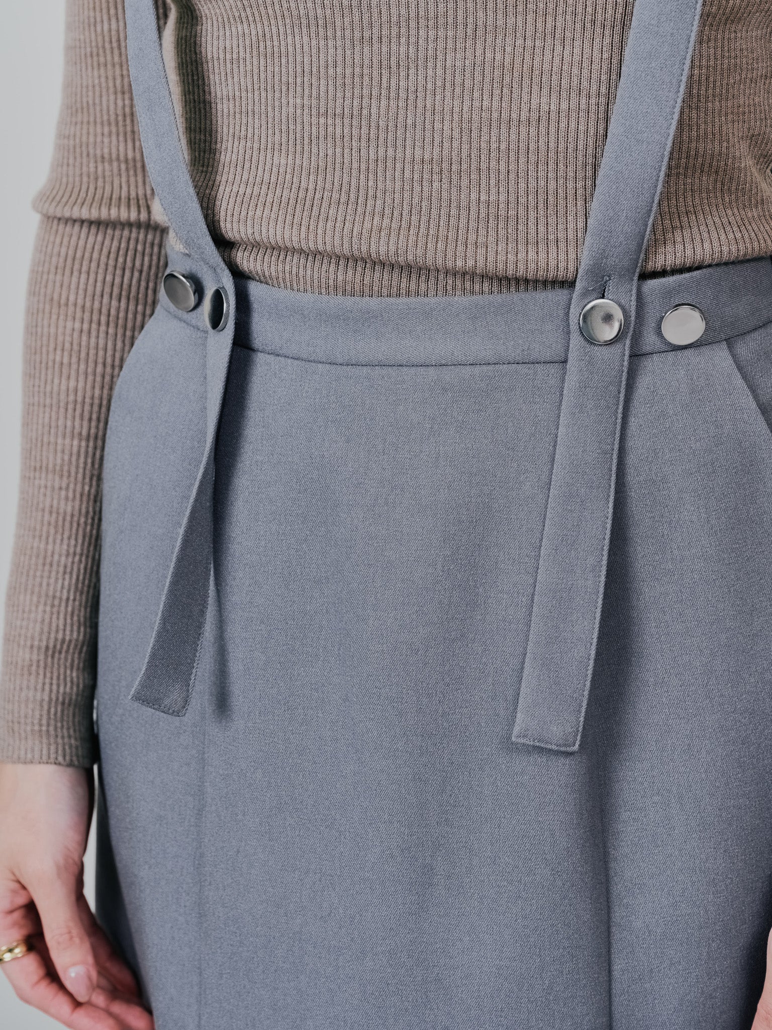 サスペンダー付ソフトAラインスカート [608328] grey