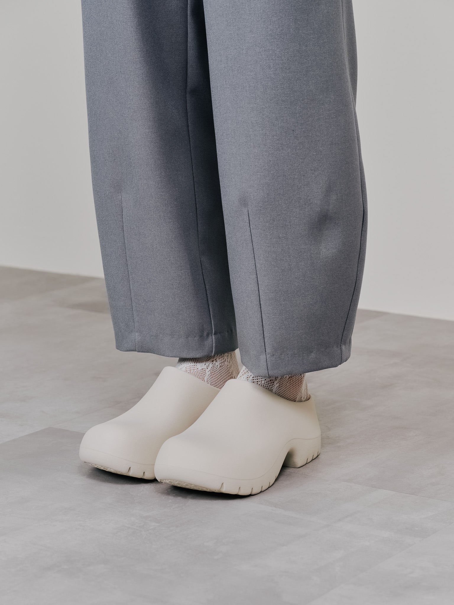 ヘムダーツカーブフォルムパンツ [608329] grey