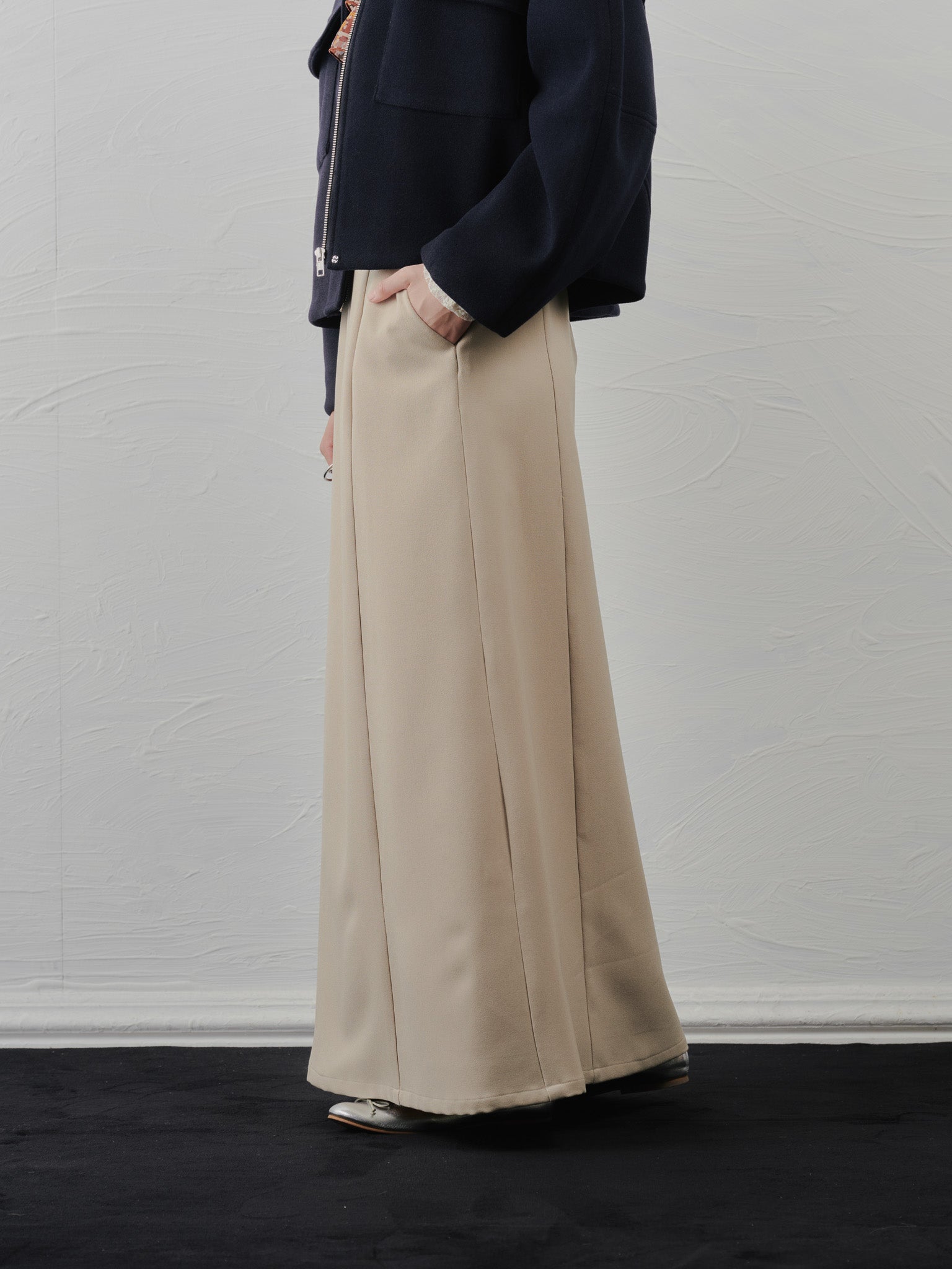 サスペンダー付ソフトAラインスカート [608328] light beige