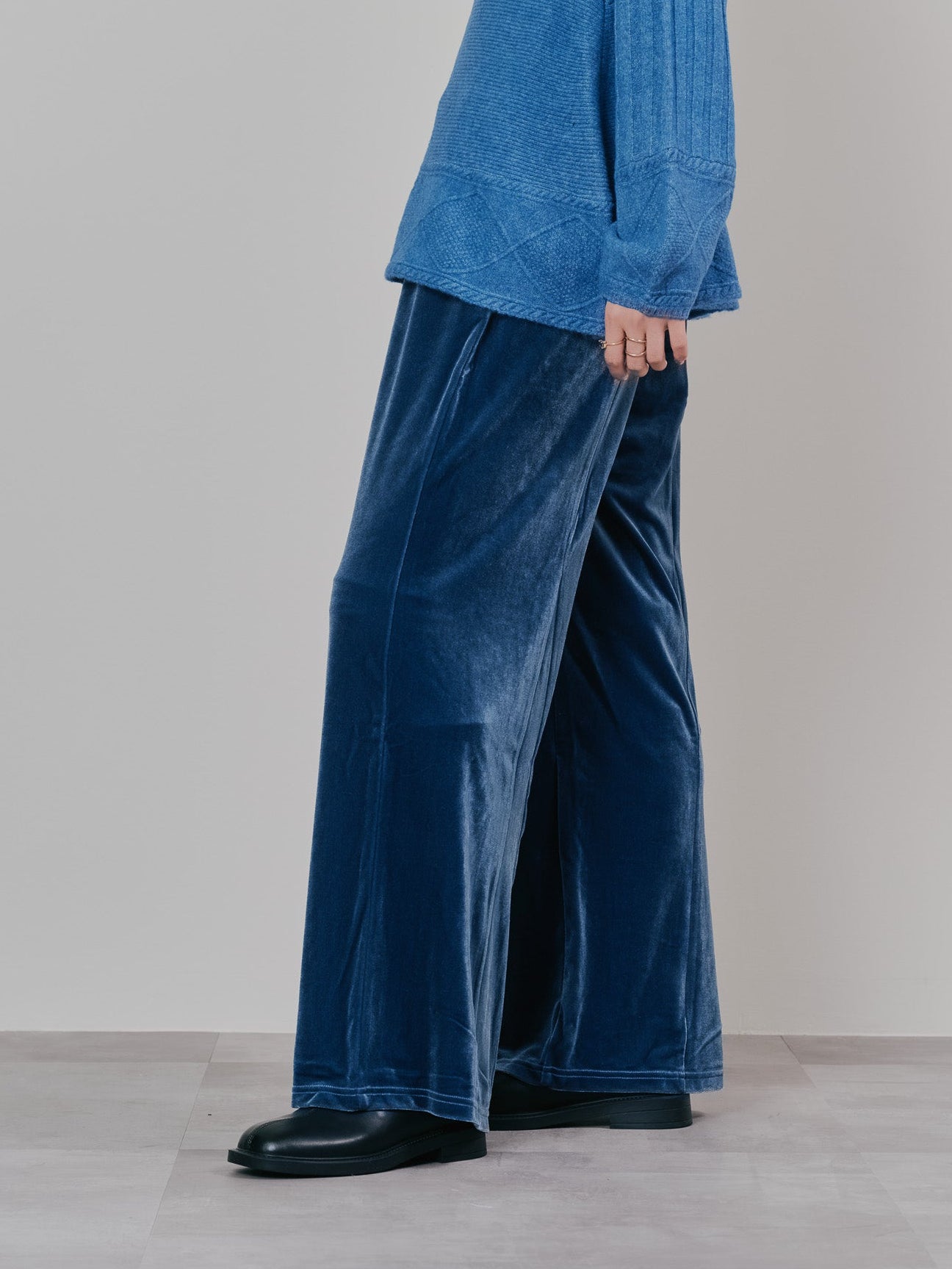ベロアフレアパンツ [601414] blue