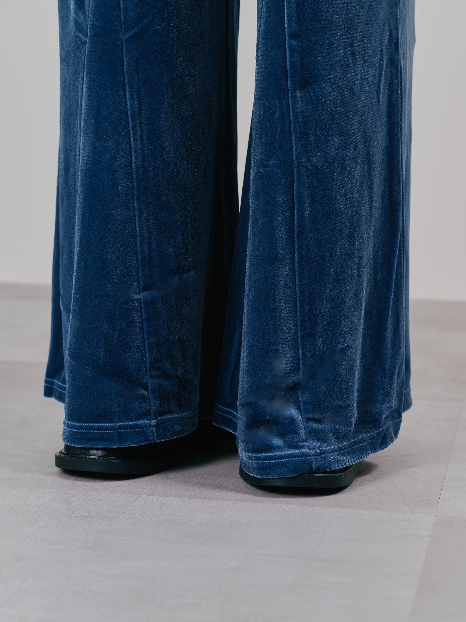 ベロアフレアパンツ [601414] blue