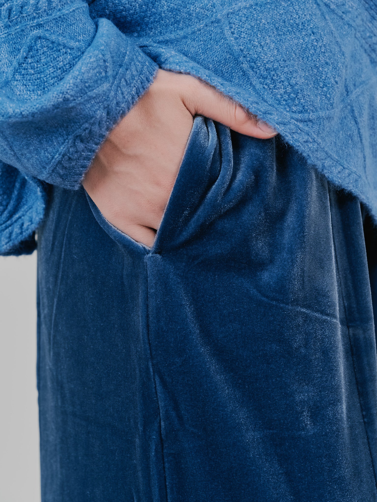 ベロアフレアパンツ [601414] blue