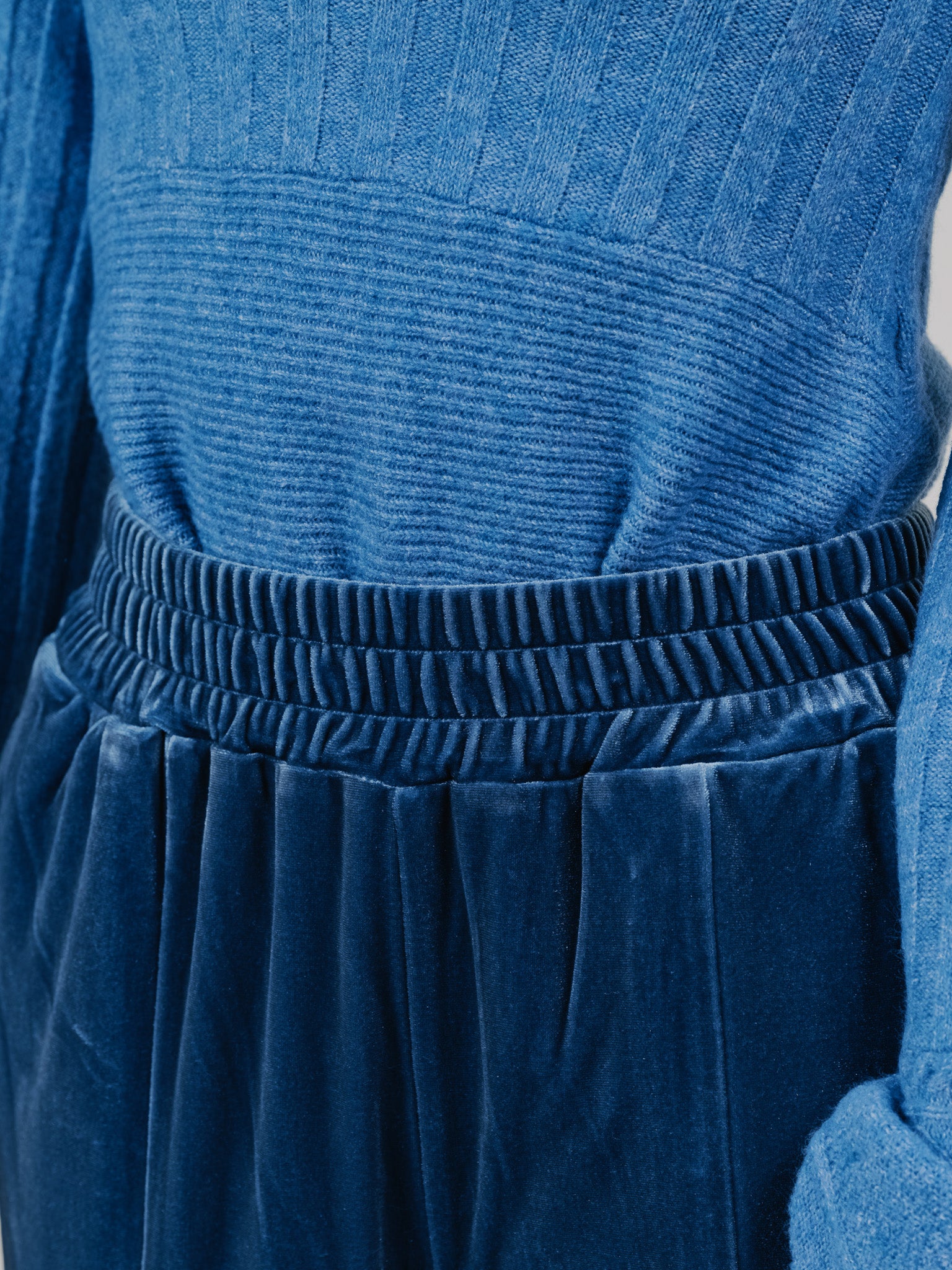 ベロアフレアパンツ [601414] blue