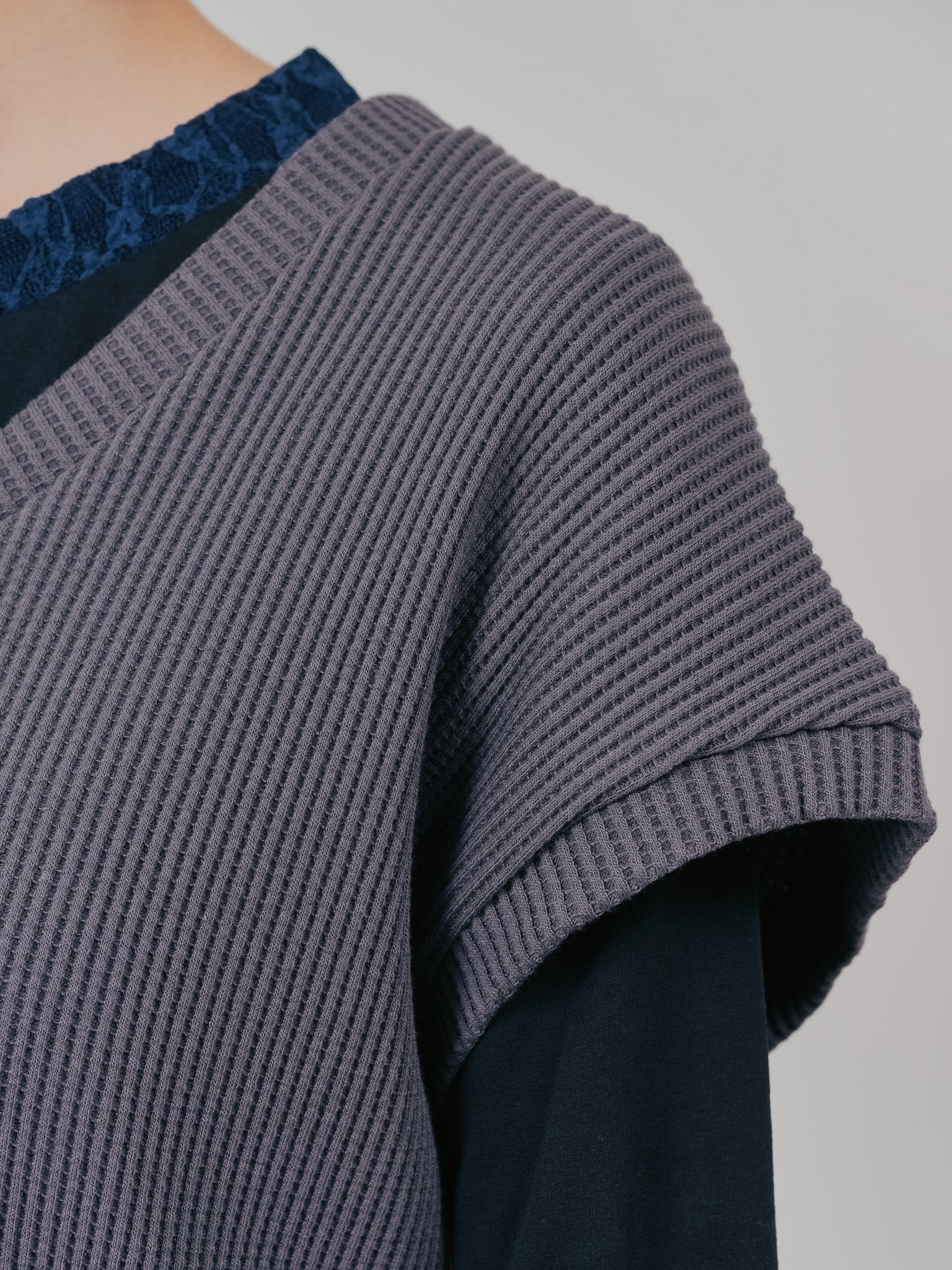 ヘム2WAYワッフルベスト [601355] charcoal