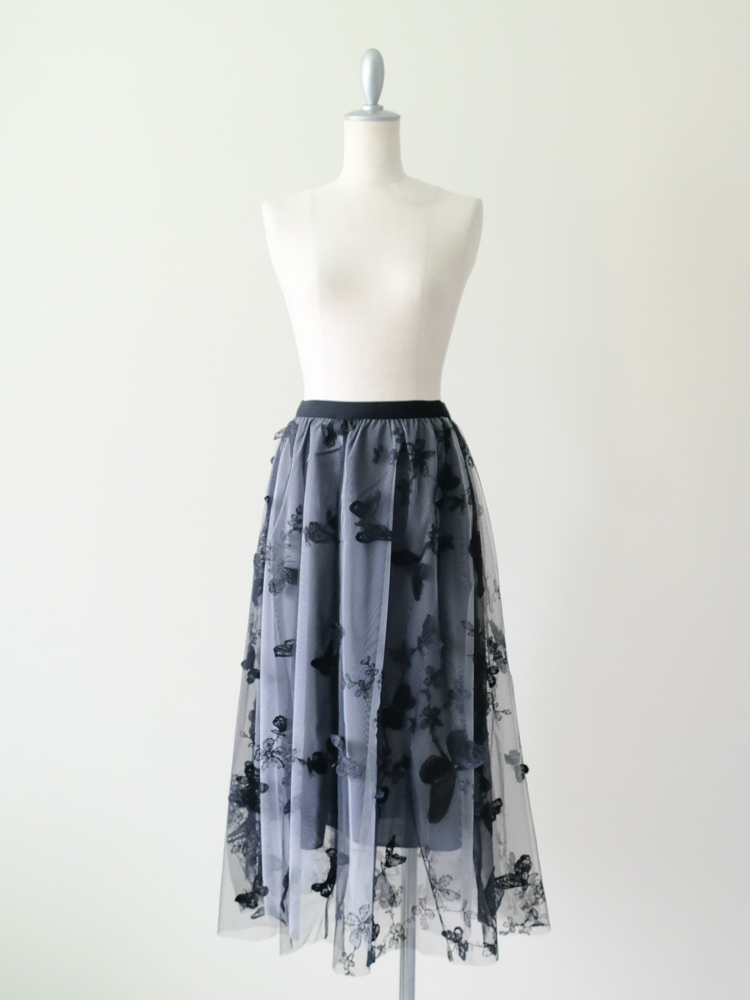【予約商品】バタフライ刺繍チュールスカート[601498]gray