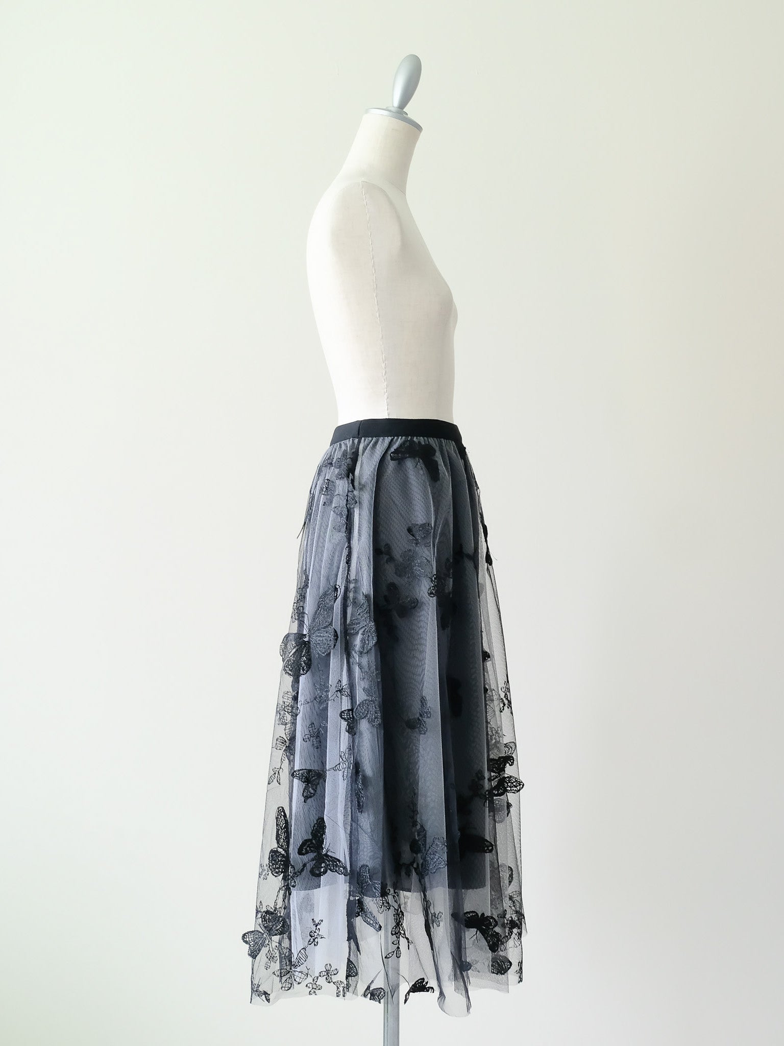 【予約商品】バタフライ刺繍チュールスカート[601498]gray