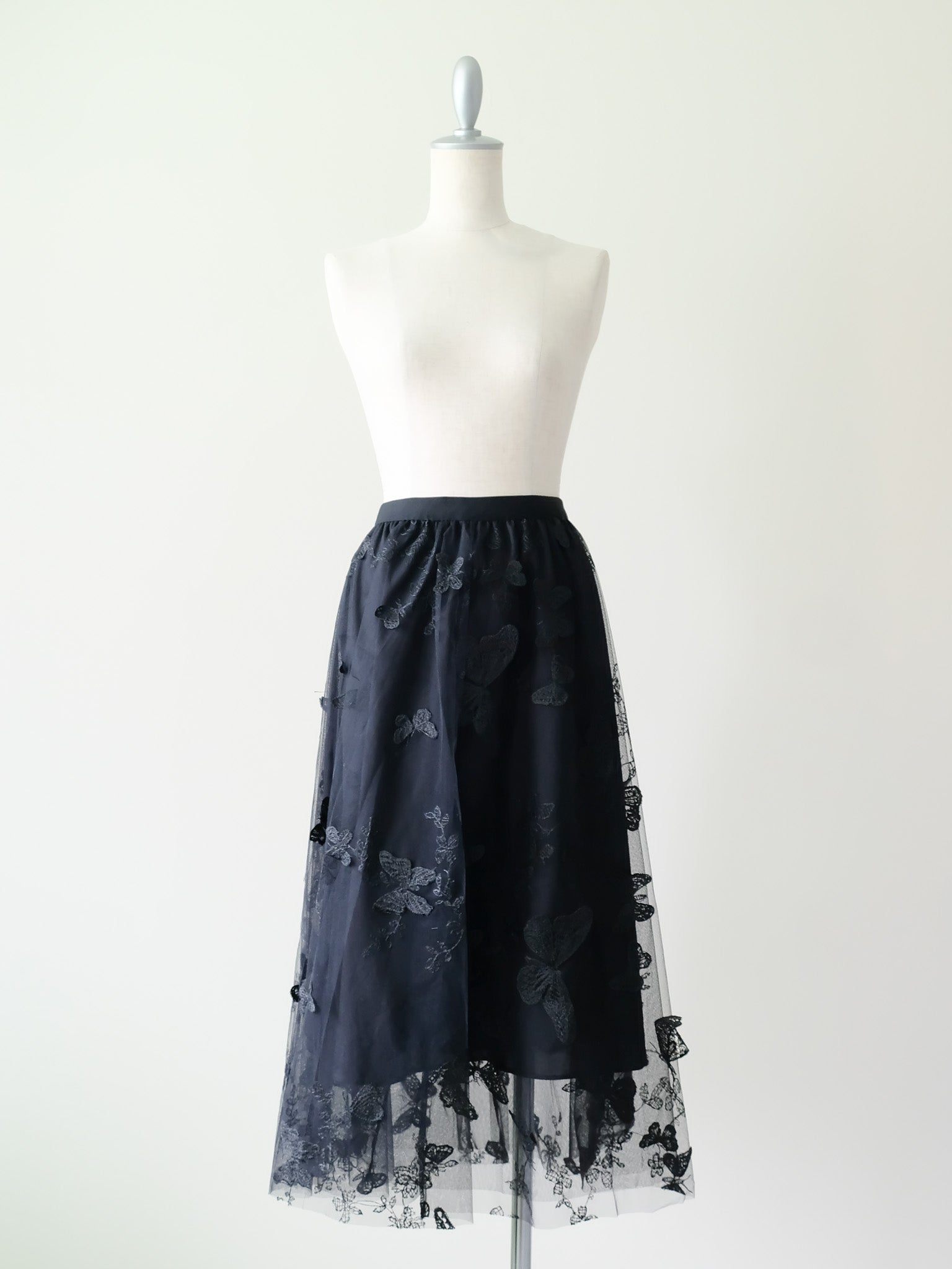 バタフライ刺繍チュールスカート[601498]black