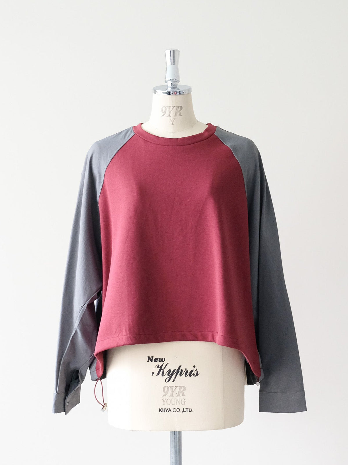 【予約商品】タックスリーブヘムドロストコードトップス[601390]red×gray