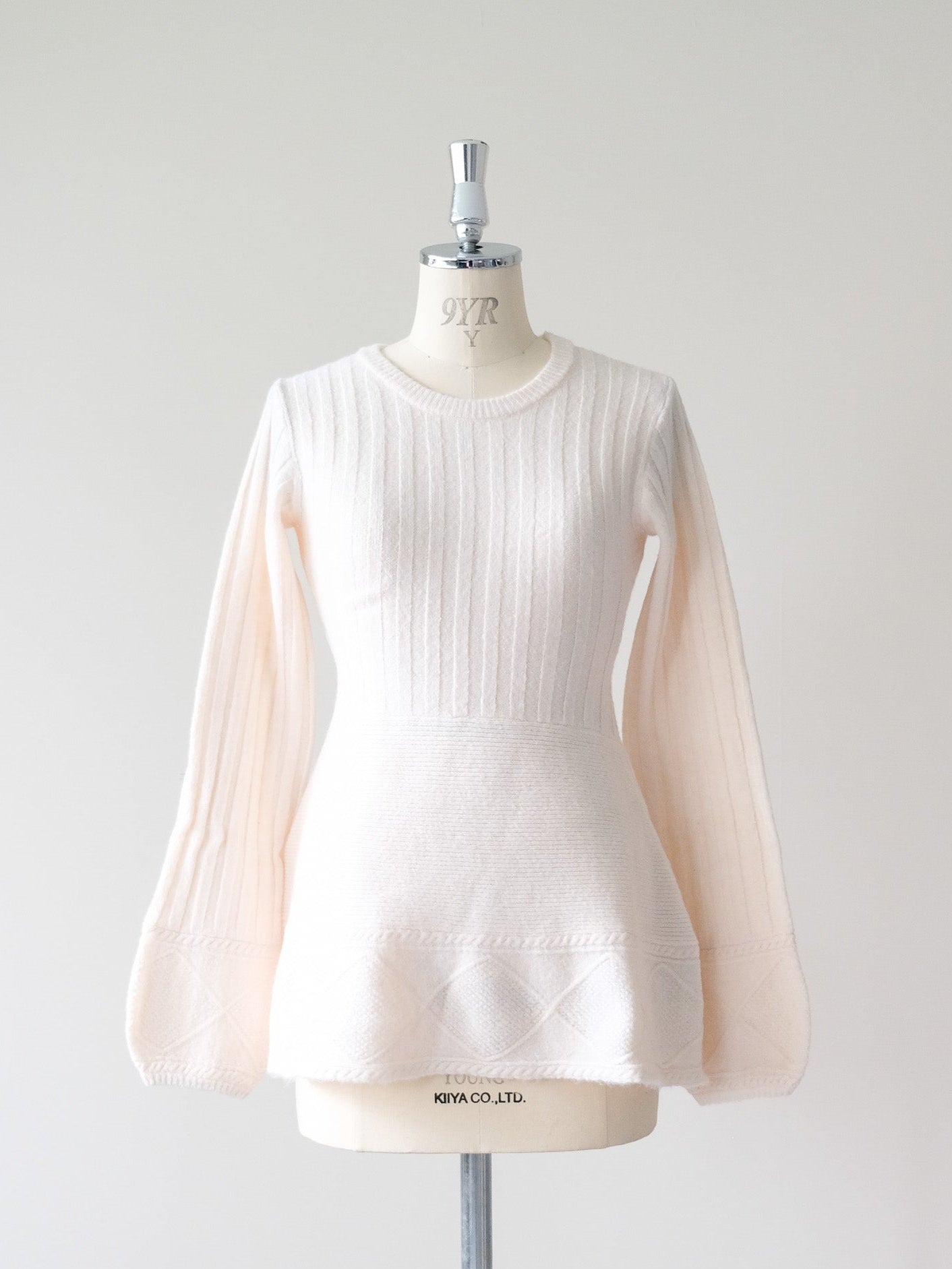 ケーブルペプラムニットトップス [605534] ivory