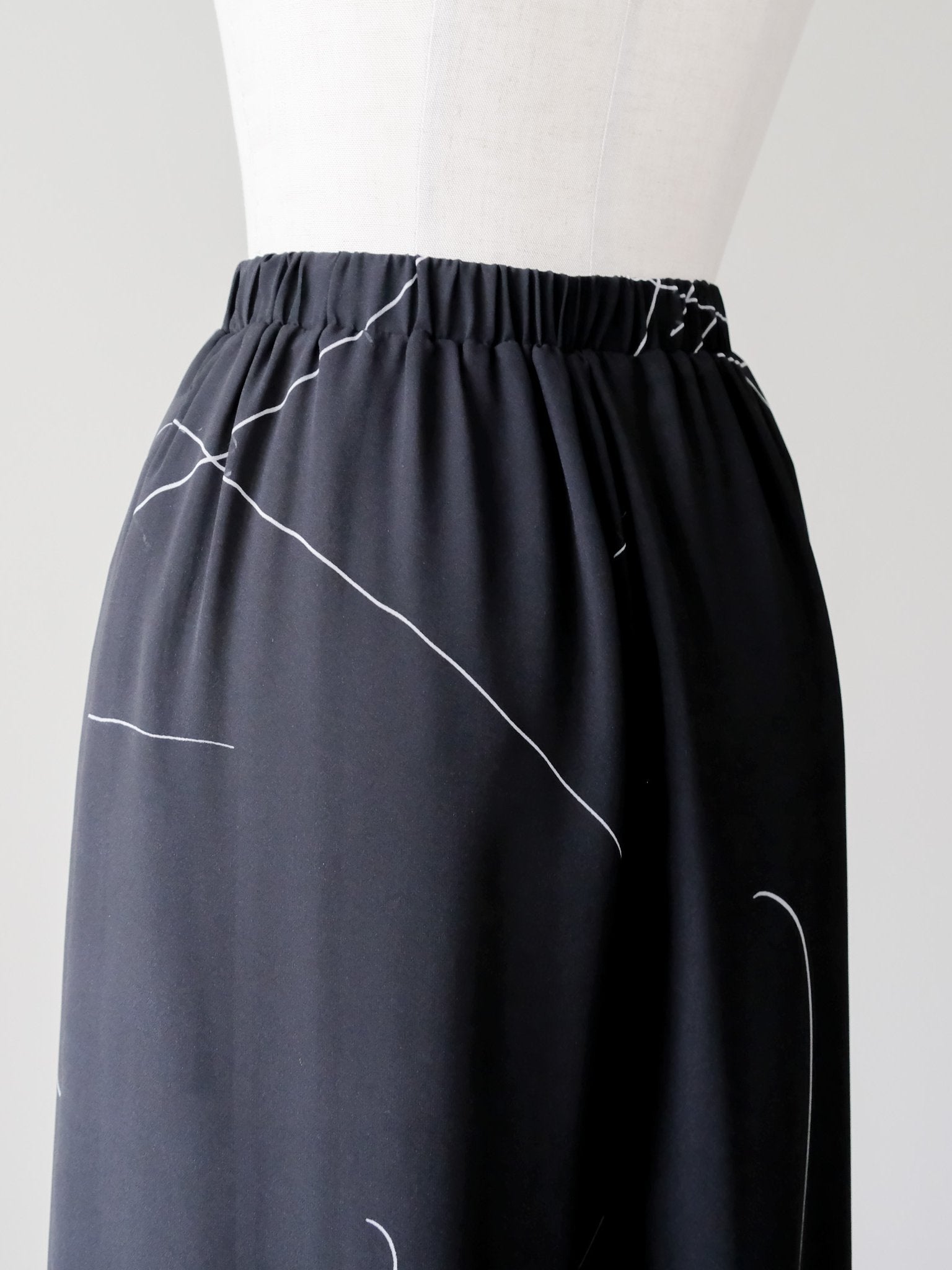 ラインプリントパンツ[601477]black