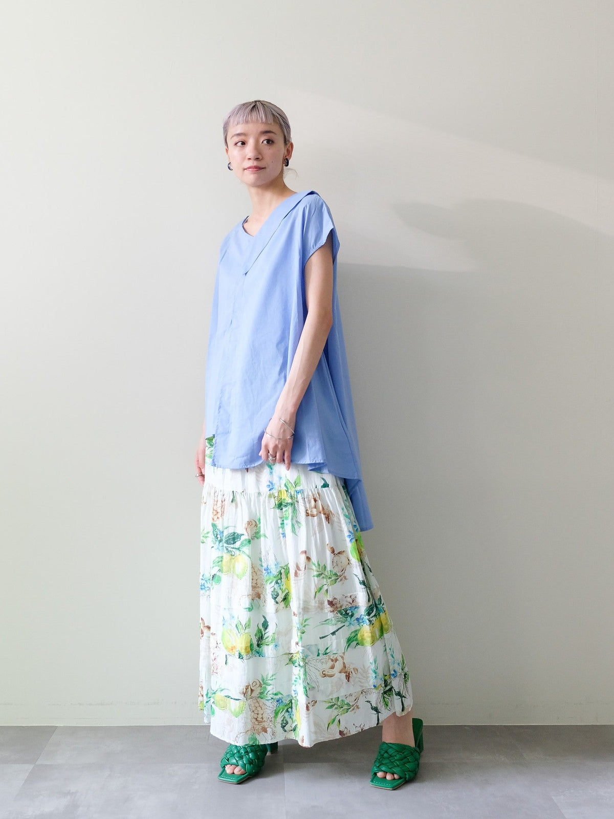 【予約商品】Asymmetric Sleeveless Blouse(アシンメトリーノースリーブブラウス)[601573]blue