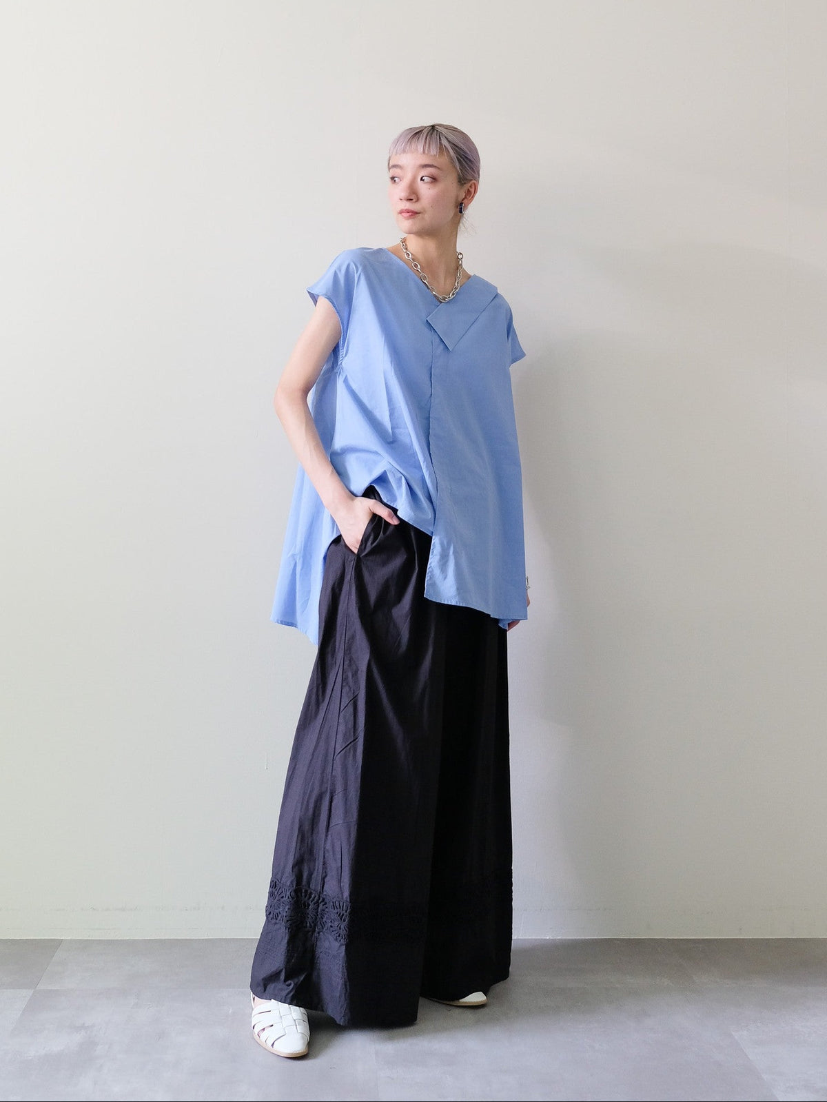 【予約商品】Asymmetric Sleeveless Blouse(アシンメトリーノースリーブブラウス)[601573]blue