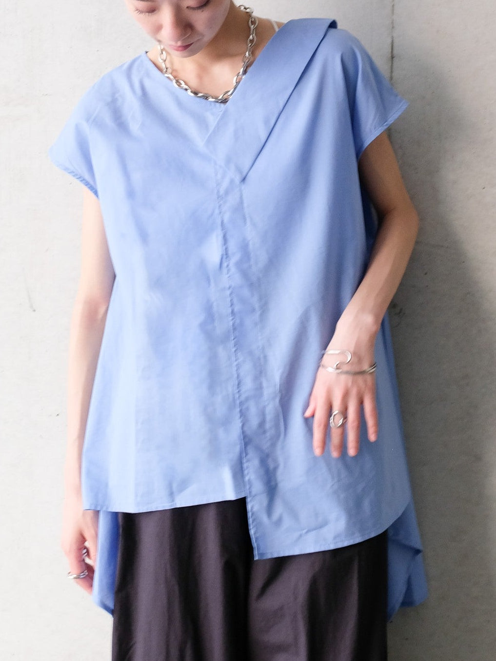 【予約商品】Asymmetric Sleeveless Blouse(アシンメトリーノースリーブブラウス)[601573]blue