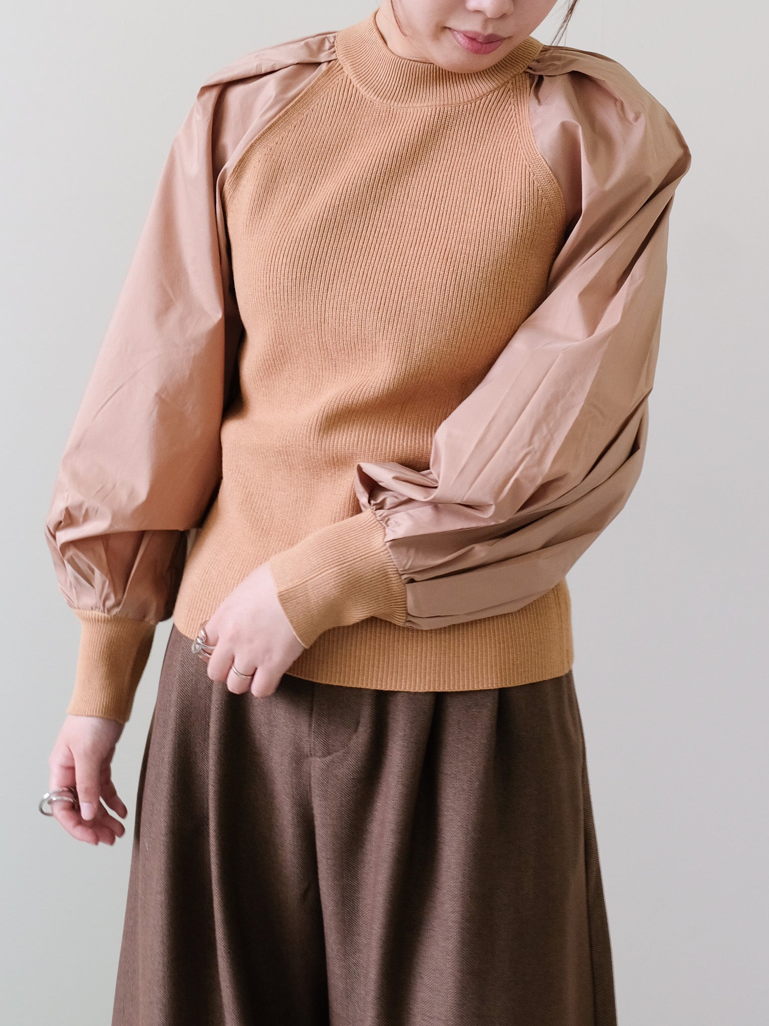 Mixed Fabric Sleeve Knit Top (495)
