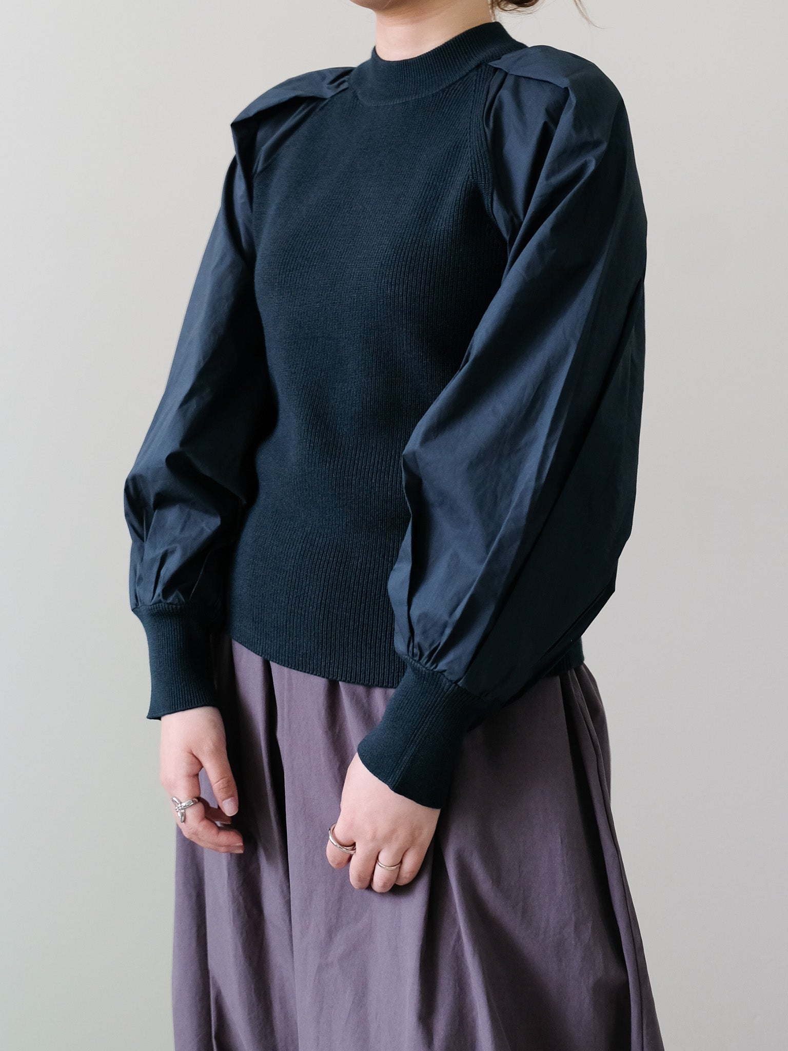 Mixed Fabric Sleeve Knit Top (495)