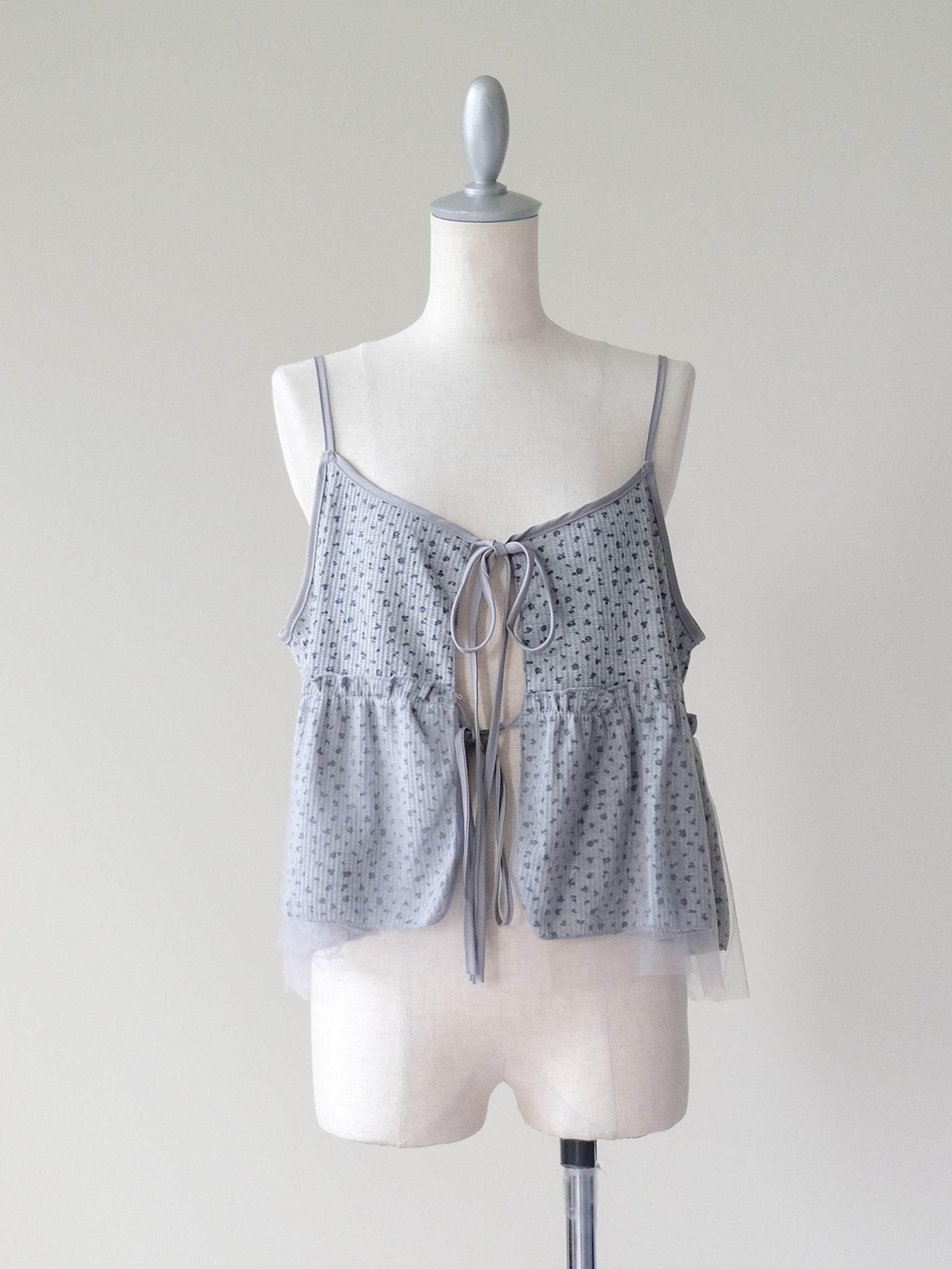 Floral Thermal Ribbon Camisole(フラワーサーマルリボンキャミソール)[601601]gray