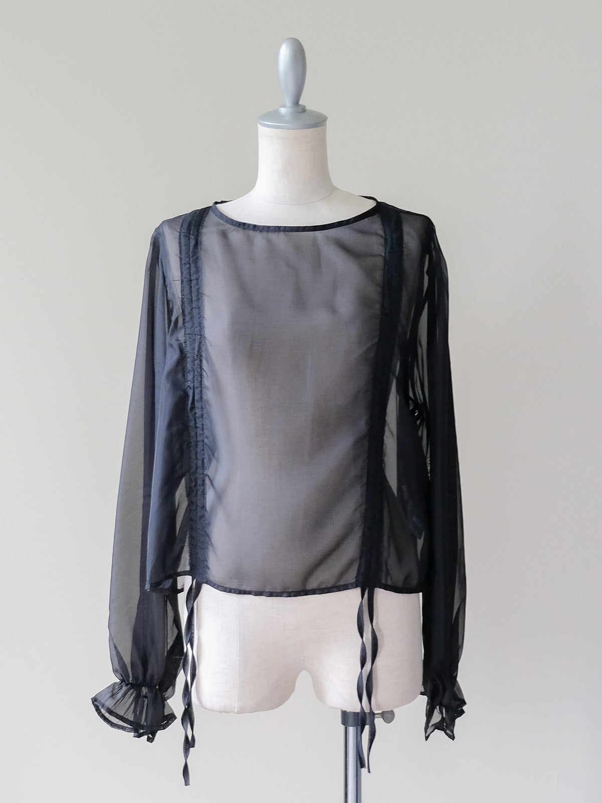 【予約商品】Sheer Gather Ribbon Blouse(シアーギャザーリボンブラウス)