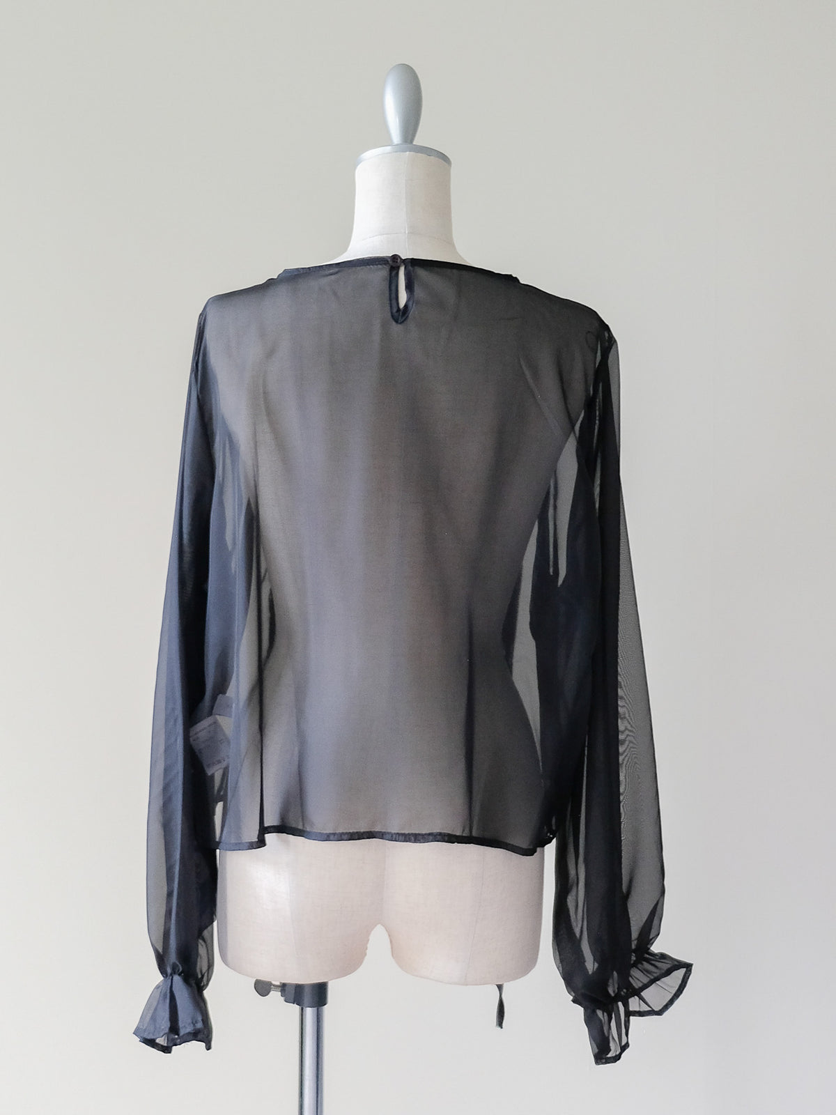 【予約商品】Sheer Gather Ribbon Blouse(シアーギャザーリボンブラウス)