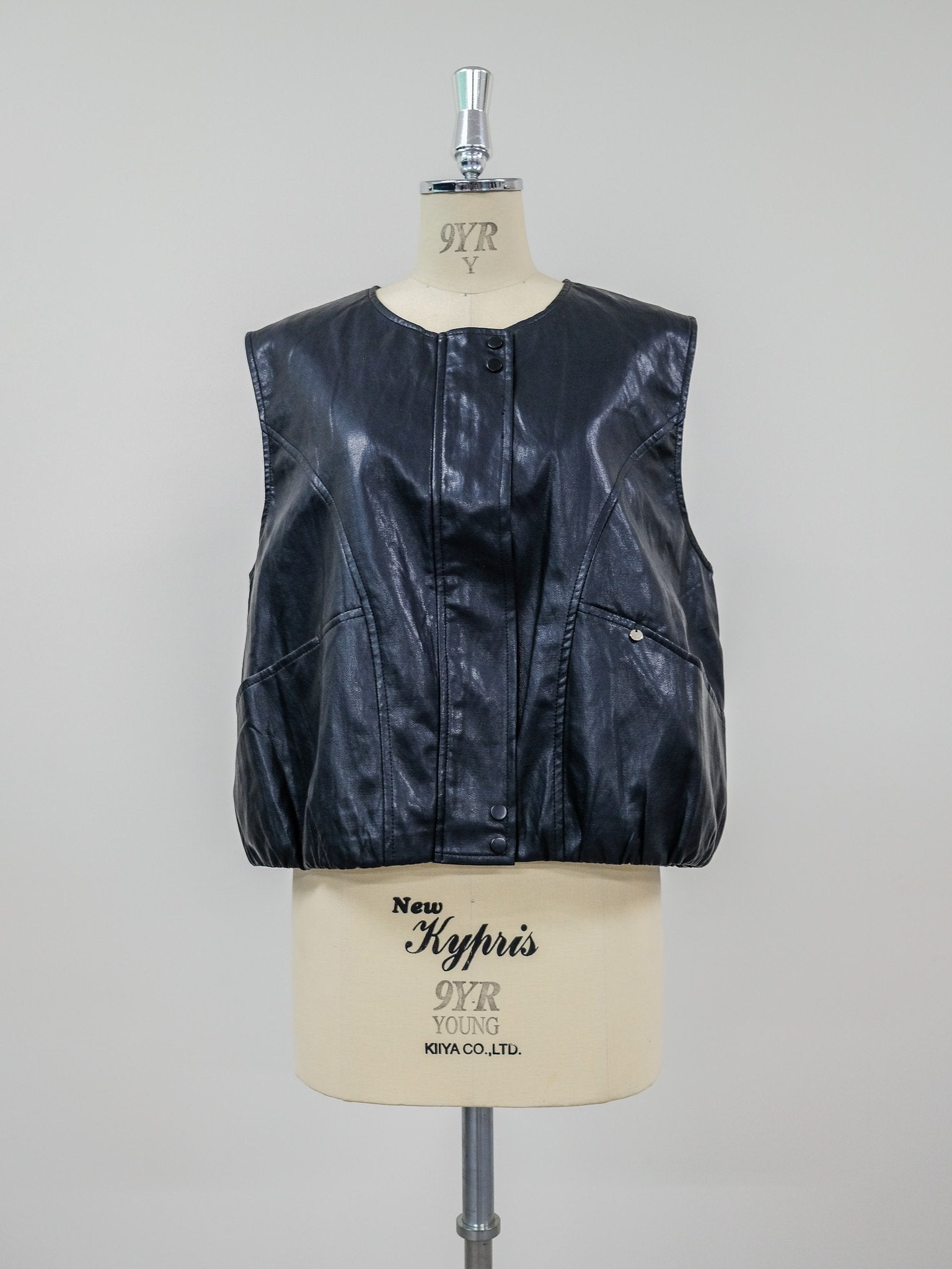 Fake leather vest [603423] black(99)