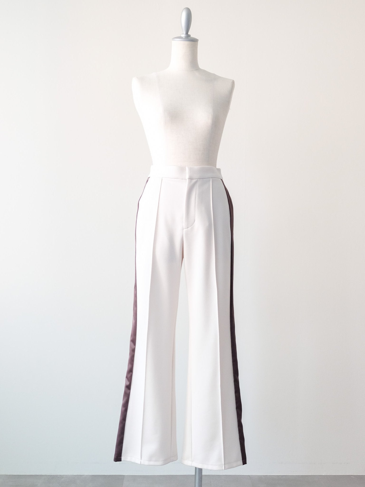 【予約商品】配色サイドライントラックパンツ [603340] ivory