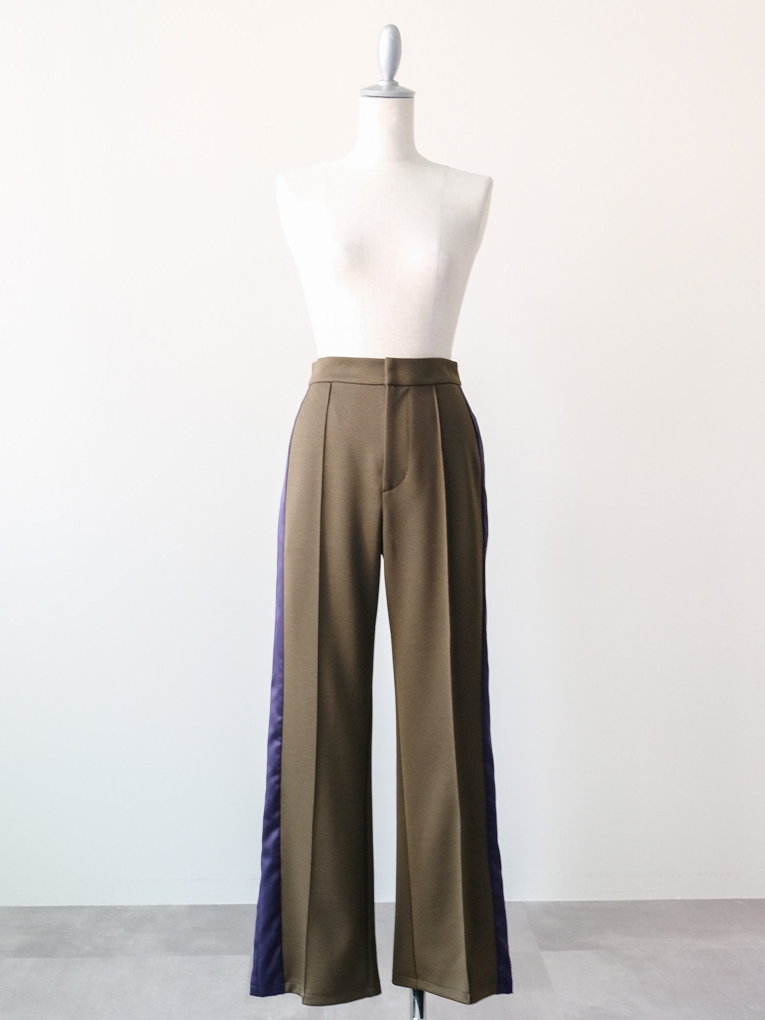 【予約商品】配色サイドライントラックパンツ [603340] khaki