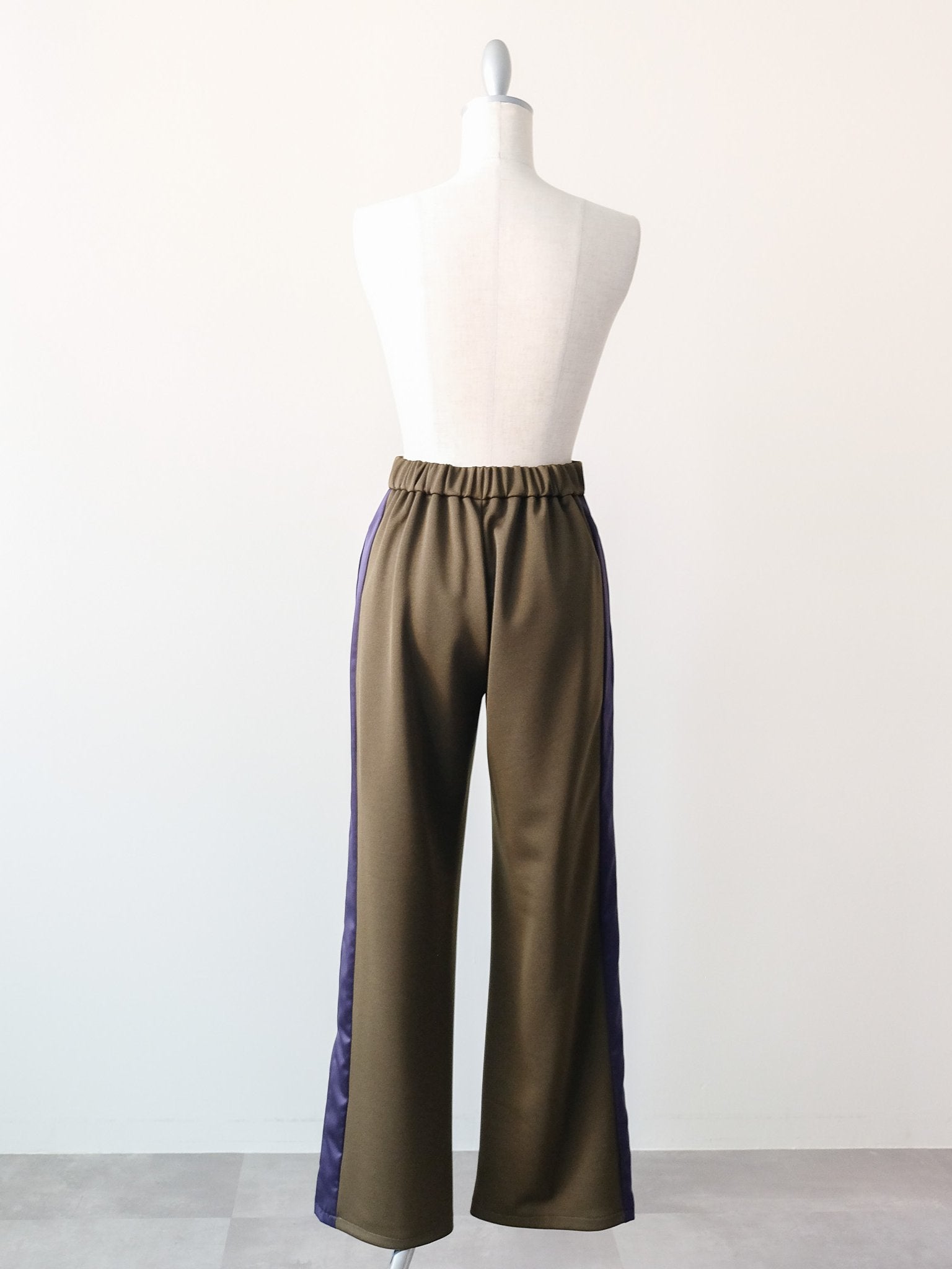 【予約商品】配色サイドライントラックパンツ [603340] khaki