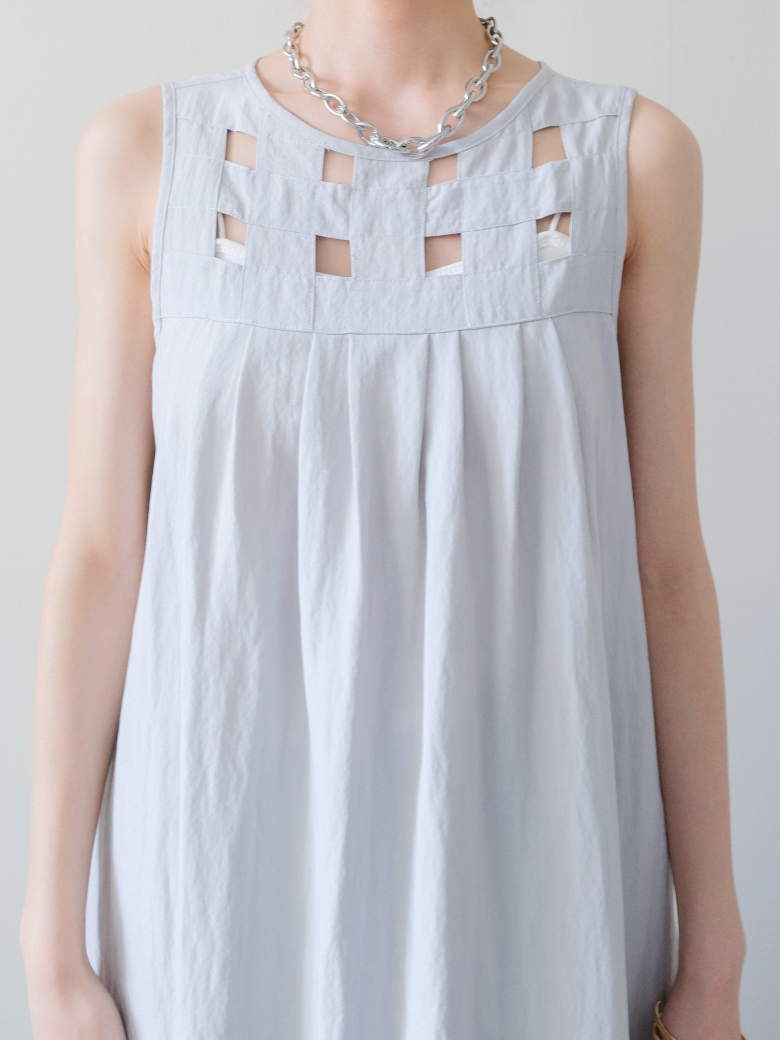 Cutwork Tuck Long Dress(カットワークタックロングワンピース)[601629]gray