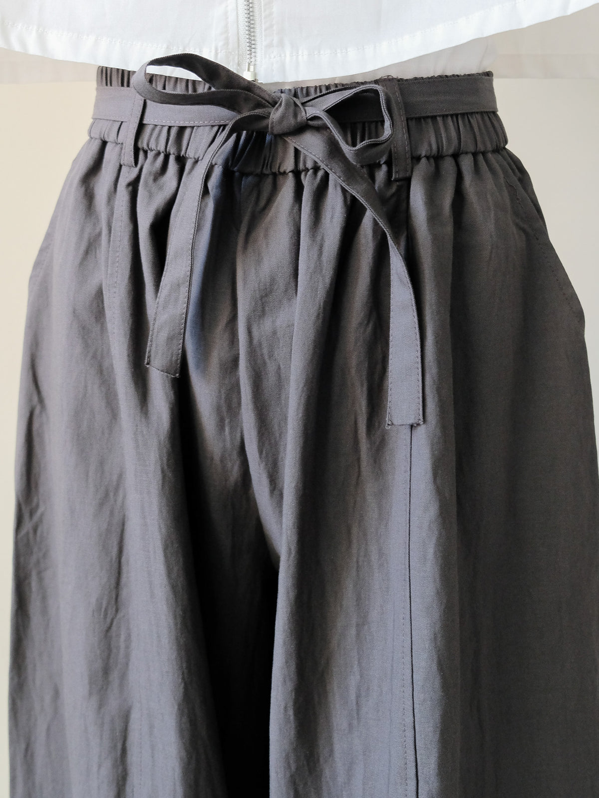 Easy Tuck Wide Pants(イージータックワイドパンツ)[601615]charcoal