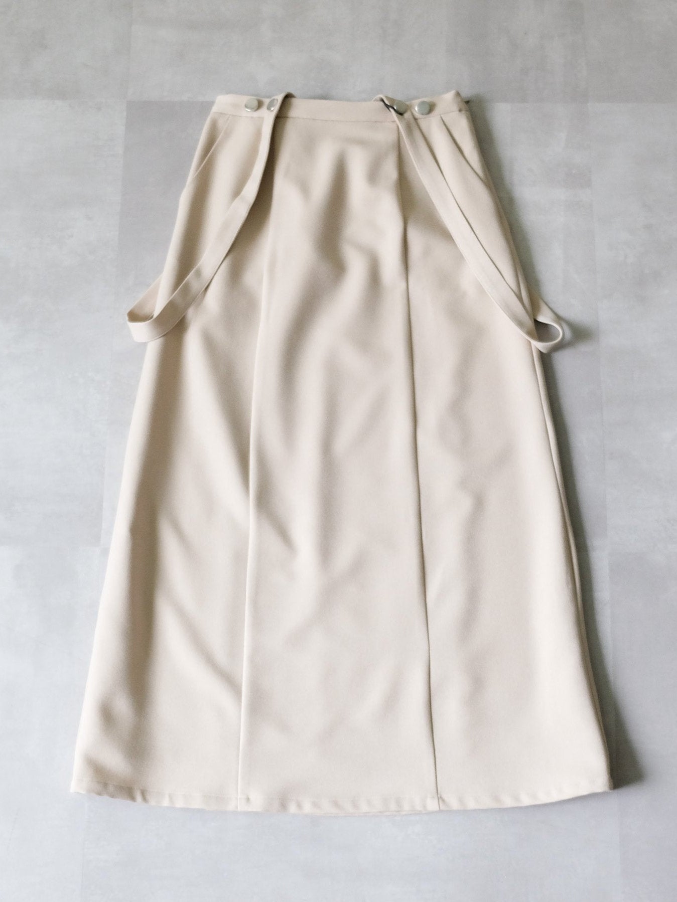 サスペンダー付ソフトAラインスカート [608328] light beige