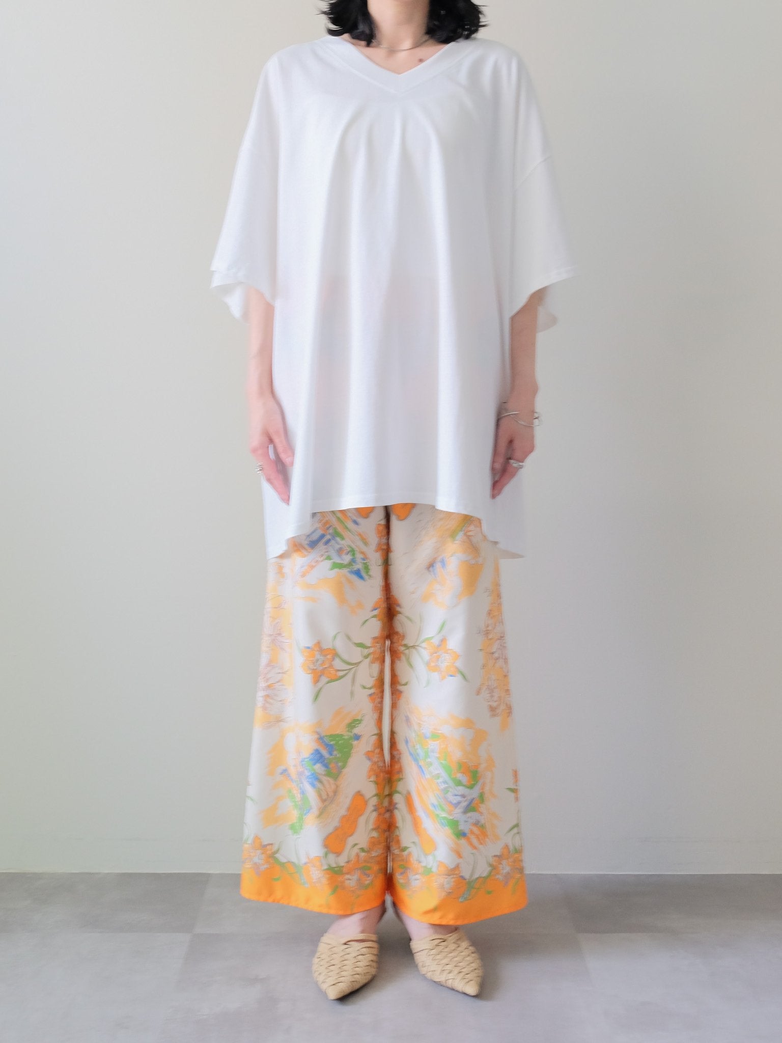 Loose V-neck Half Sleeve T-shirt(ルーズVネックハーフスリーブTシャツ)[601598]Off