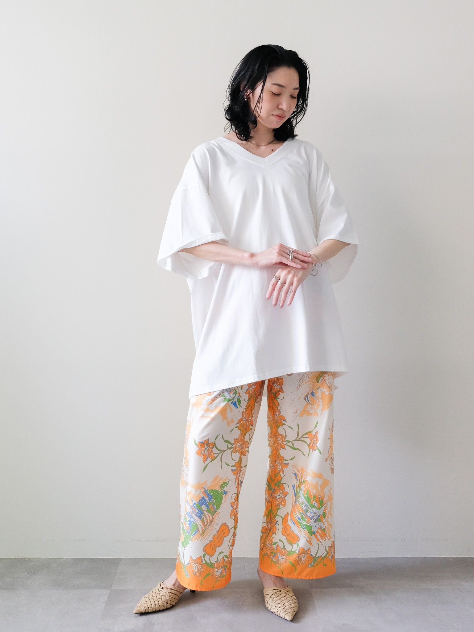 Loose V-neck Half Sleeve T-shirt(ルーズVネックハーフスリーブTシャツ)[601598]Off