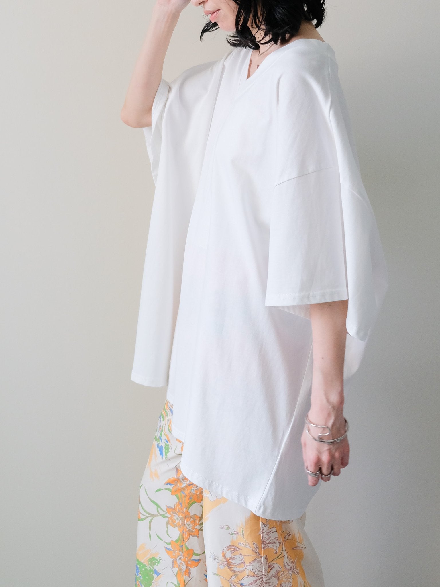 Loose V-neck Half Sleeve T-shirt(ルーズVネックハーフスリーブTシャツ)[601598]Off