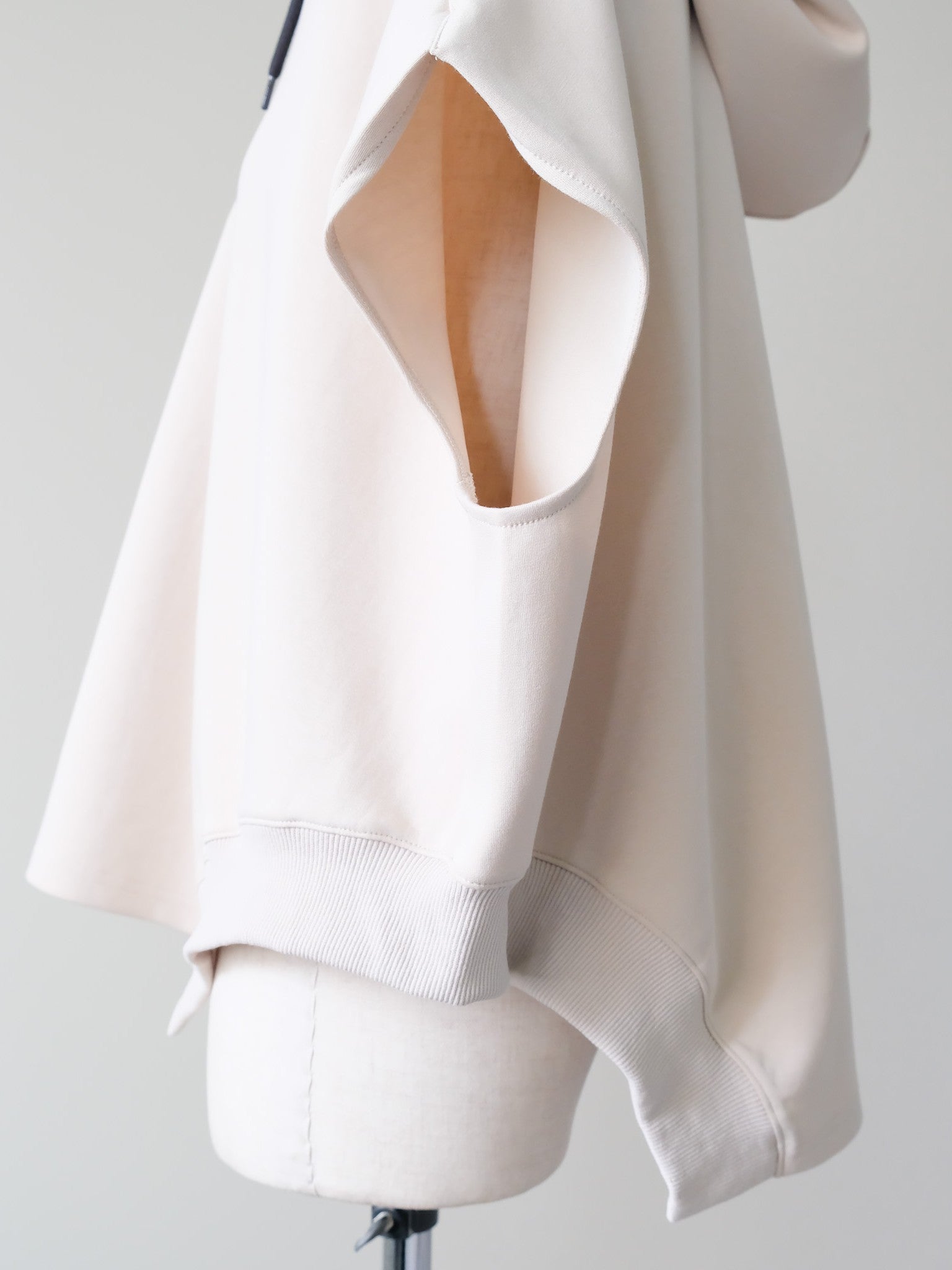 Sleeveless Hoodie Top(ノースリーブフーディー)[601572]light beige