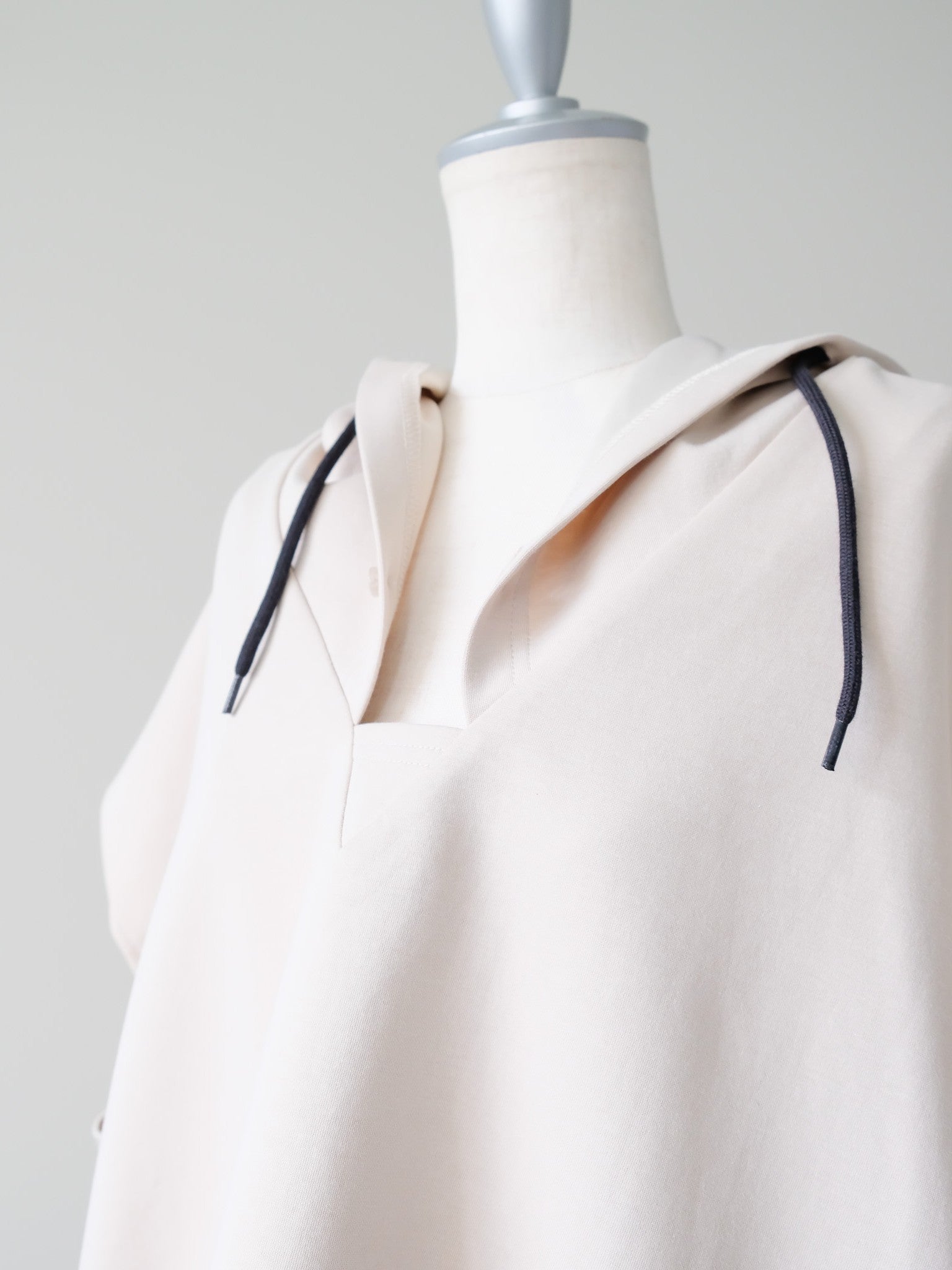 Sleeveless Hoodie Top(ノースリーブフーディー)[601572]light beige