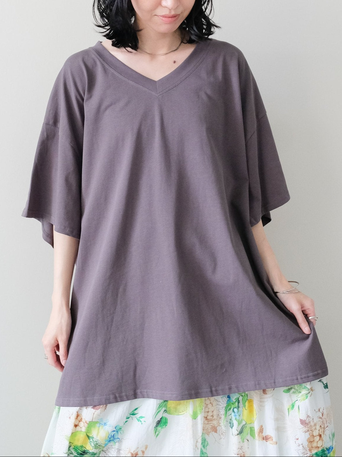 Loose V-neck Half Sleeve T-shirt(ルーズVネックハーフスリーブTシャツ)[601598]charcoal
