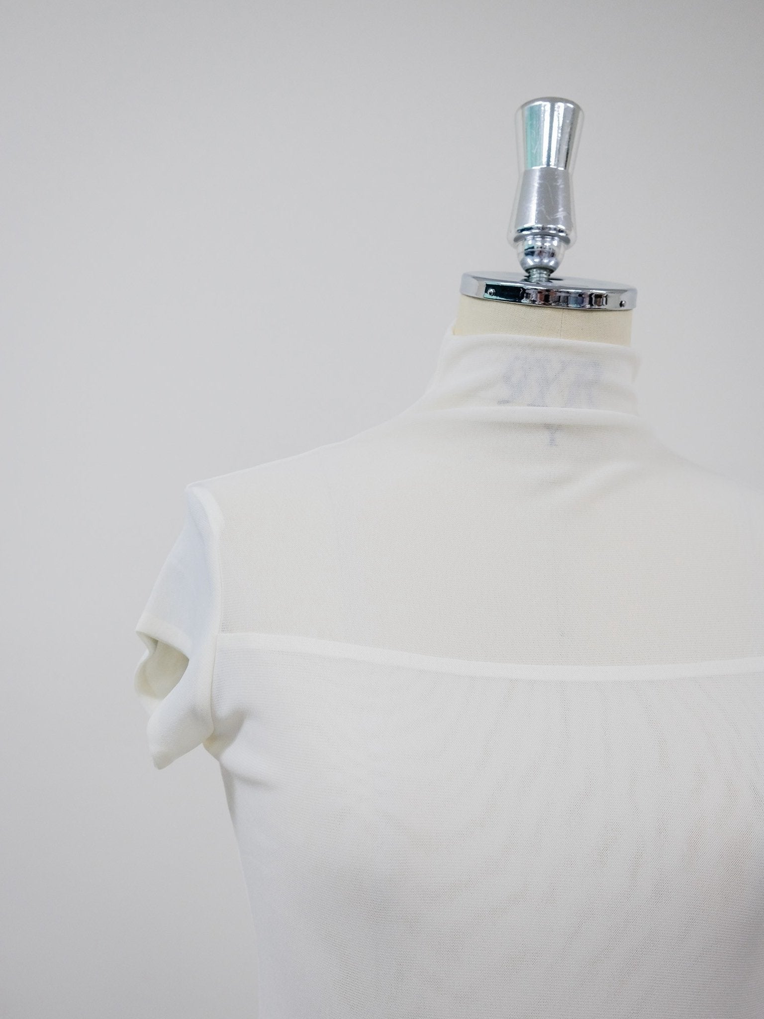 Sheer High Neck Top [603399] off(01)